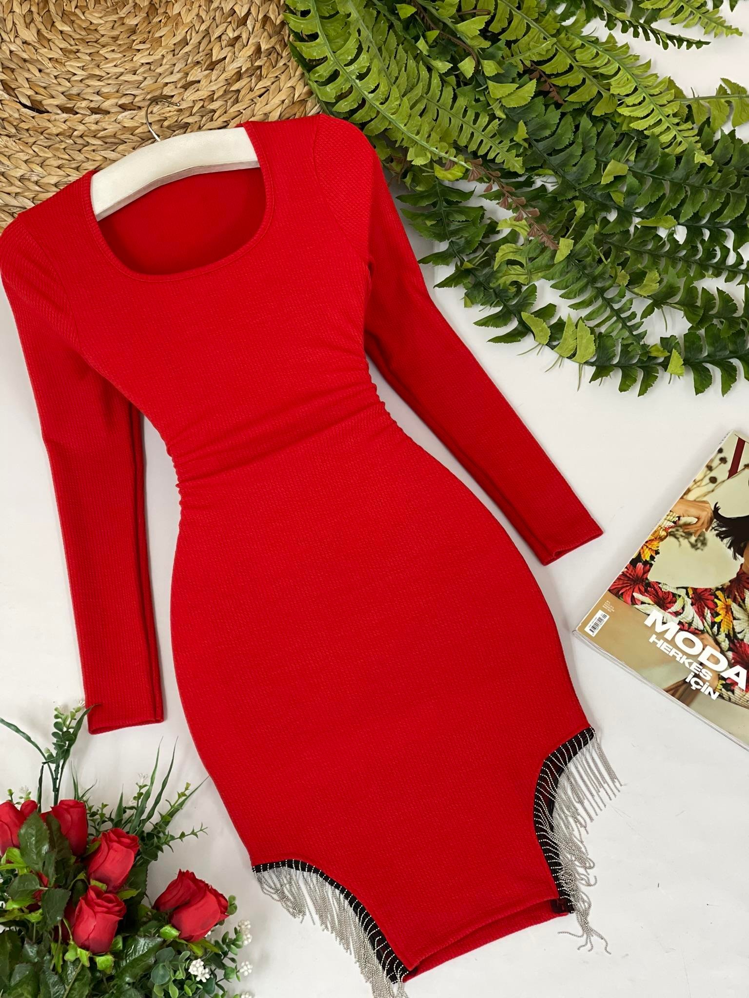 Jakarlı Kumaş Eteği Zincir Püsküllü Elbise