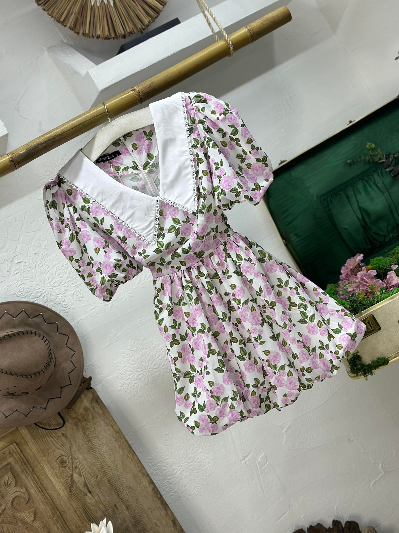 Jenifer Kumaş Çiçek Desen Yaka Güpür Detaylı Tasarım Elbise