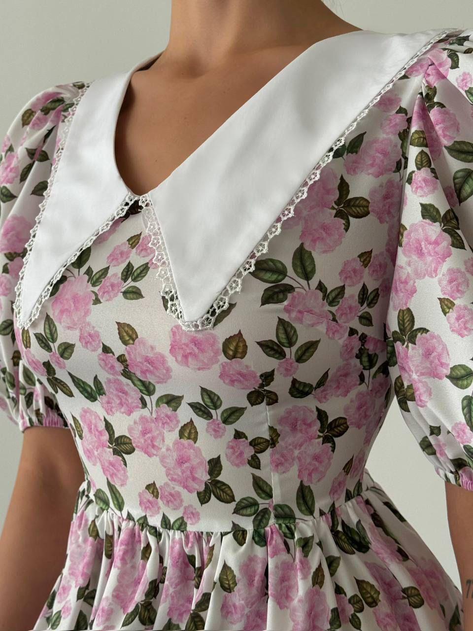 Jenifer Kumaş Çiçek Desen Yaka Güpür Detaylı Tasarım Elbise