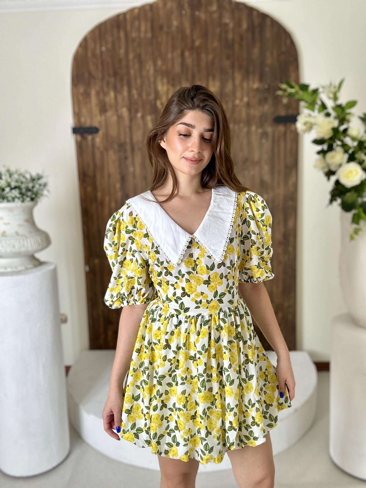 Jenifer Kumaş Çiçek Desen Yaka Güpür Detaylı Tasarım Elbise