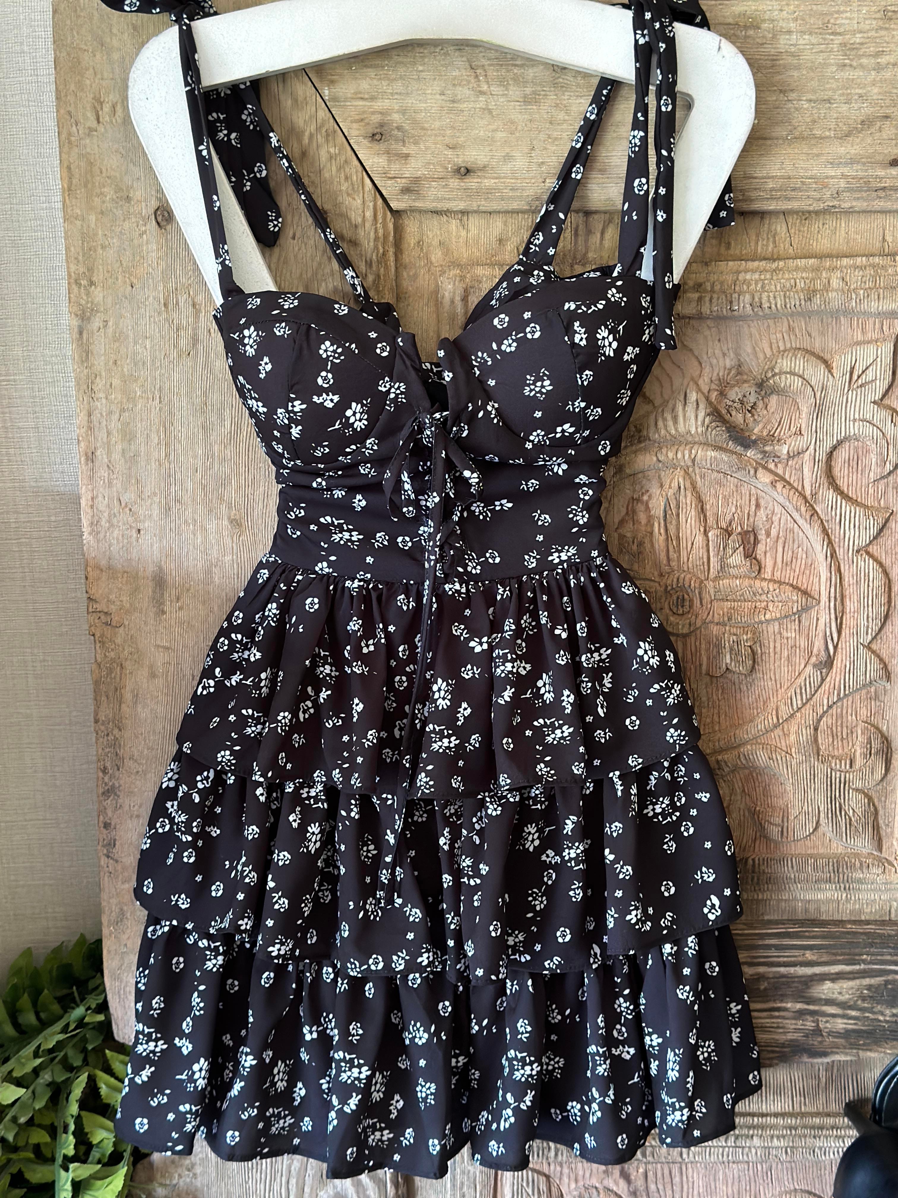 Jenifer Kumaş Çıtır Desen Kuşgözü Detay Kat Etekli Renkli Elbise