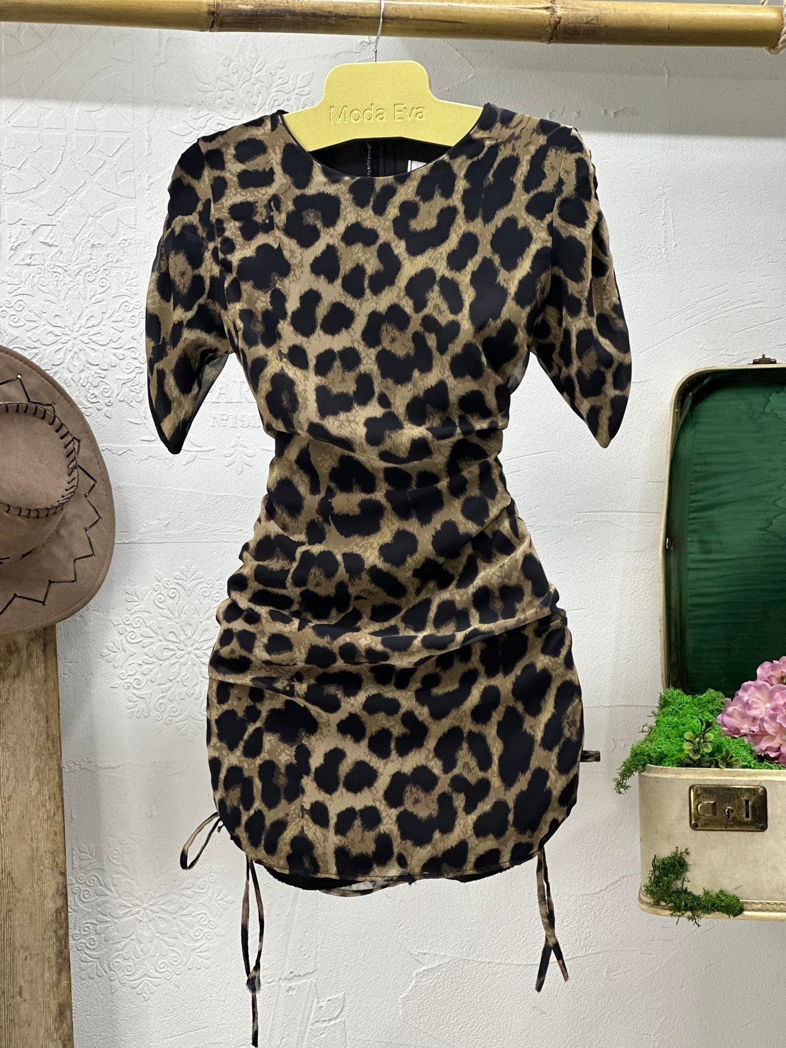 Jenifer Kumaş Yanlar Büzgülü Kol Detay Leopar Desen Elbise