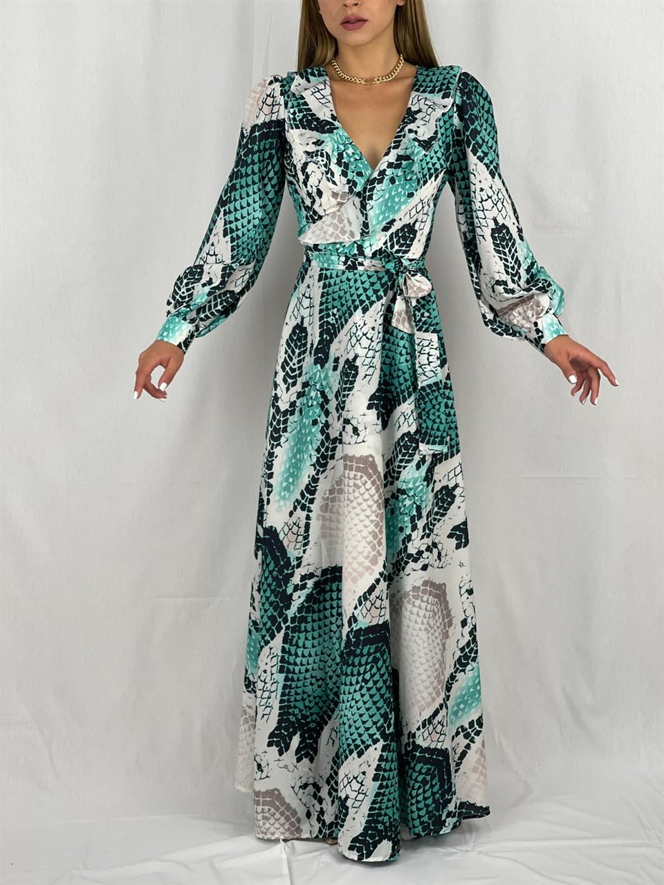 Jenifer Kumaş Yılan Desen Anvalop Model Uzun Elbise