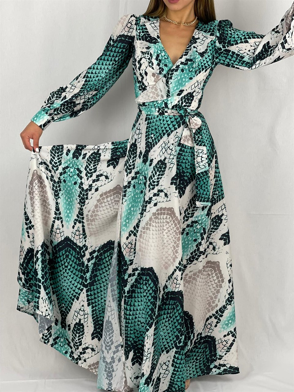 Jenifer Kumaş Yılan Desen Anvalop Model Uzun Elbise