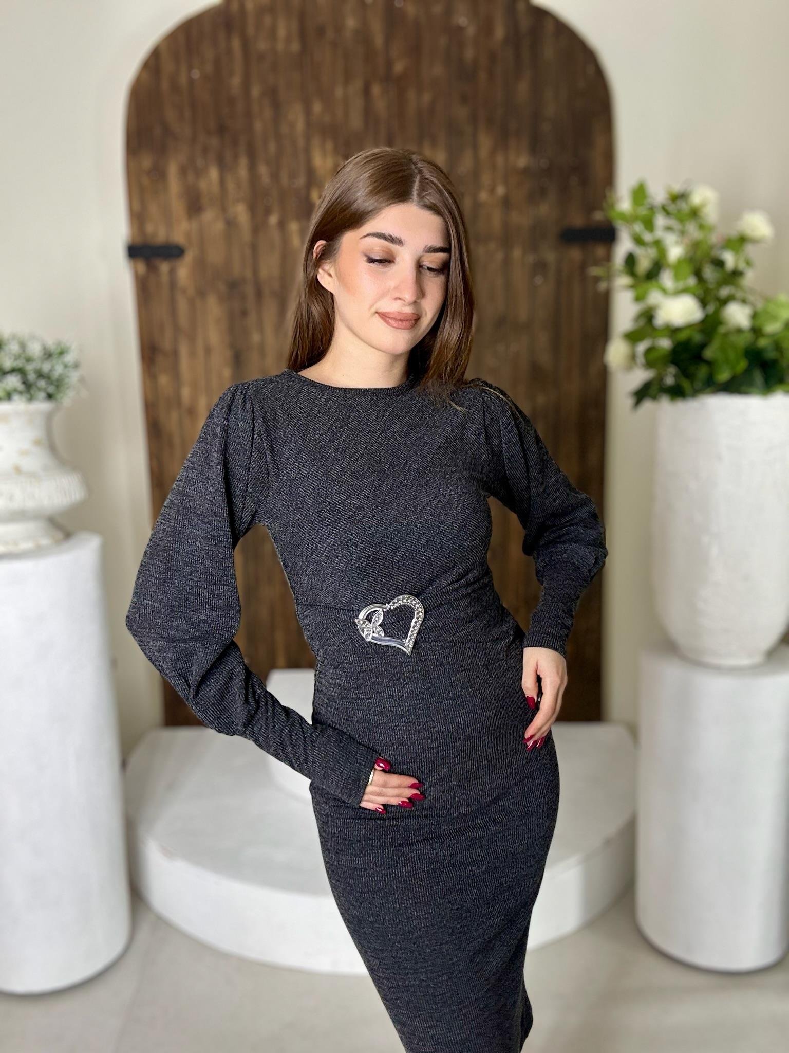 Kalp Aksesuar Detaylı Balon Kol Kalem Elbise 