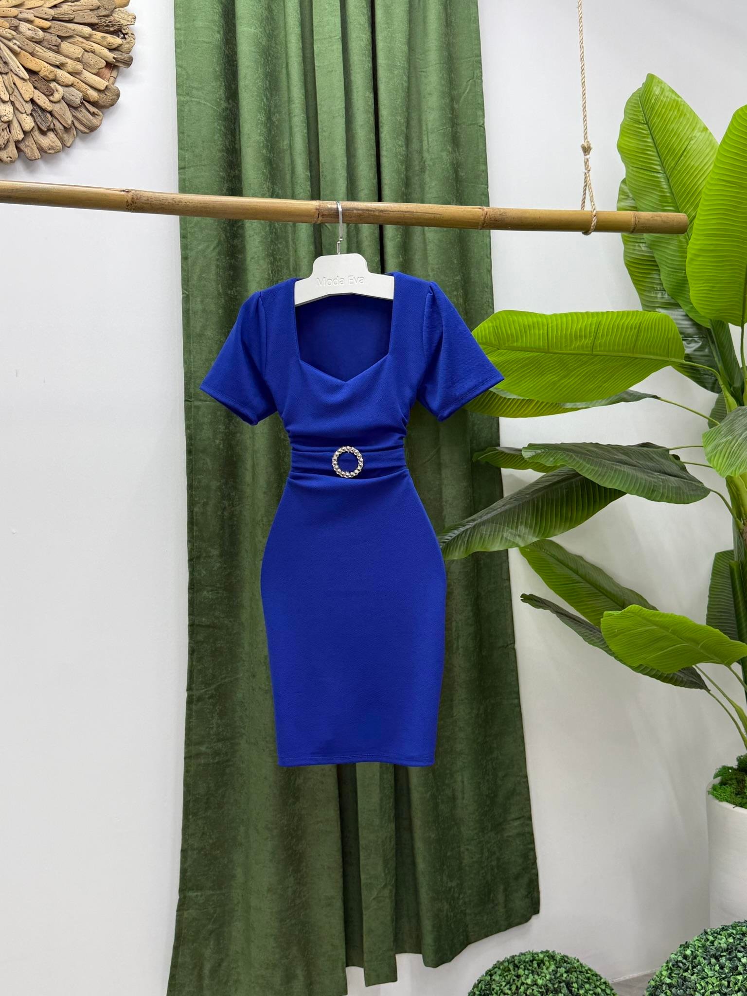 Kalp Yaka Crep Kumaş Aksesuar Detay Kalem Elbise Saks