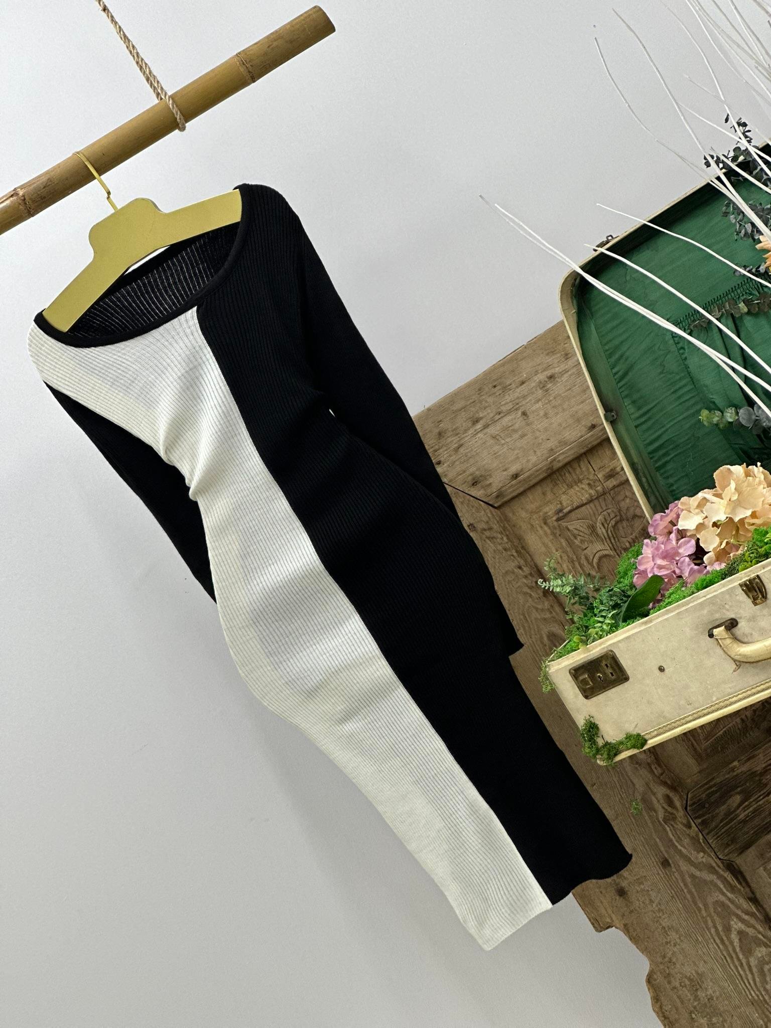 Kare Yaka Çift Renk Triko Kalem ElbiseKare Yaka Çift Renk Triko Kalem Elbise