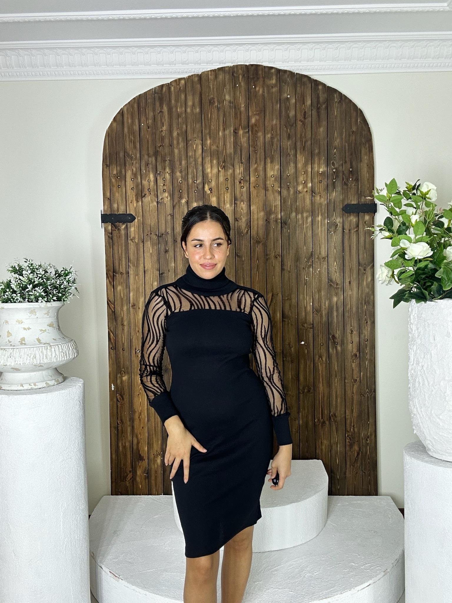 Kaşkorse Kumaş Flog Tül Detaylı Siyah Kalem Elbise