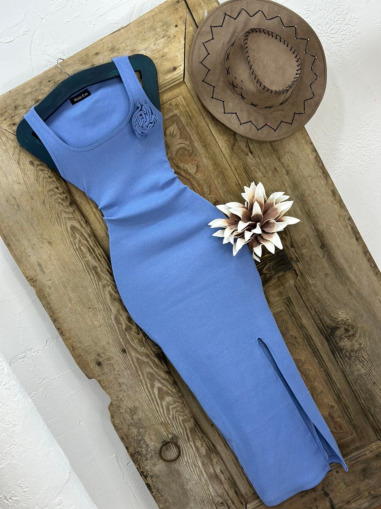 Kaşkorse Kumaş Gül Detaylı U Yaka Elbisemiz 