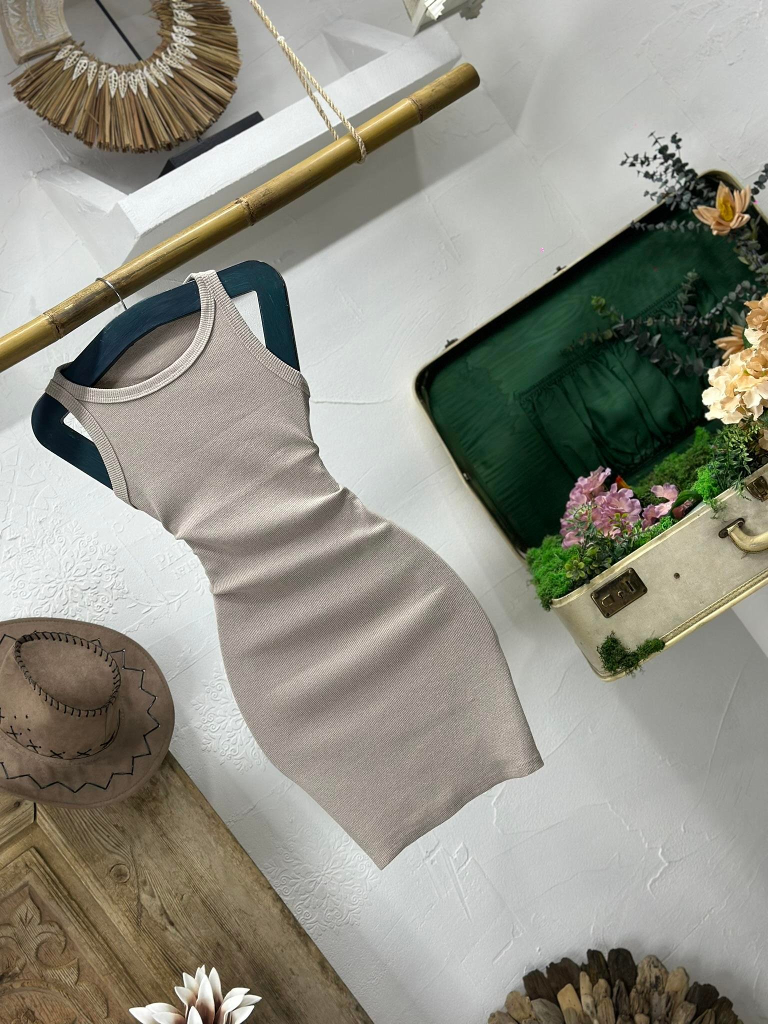 Kaşkorse Kumaş Halter Yaka Basic Kalem Elbise