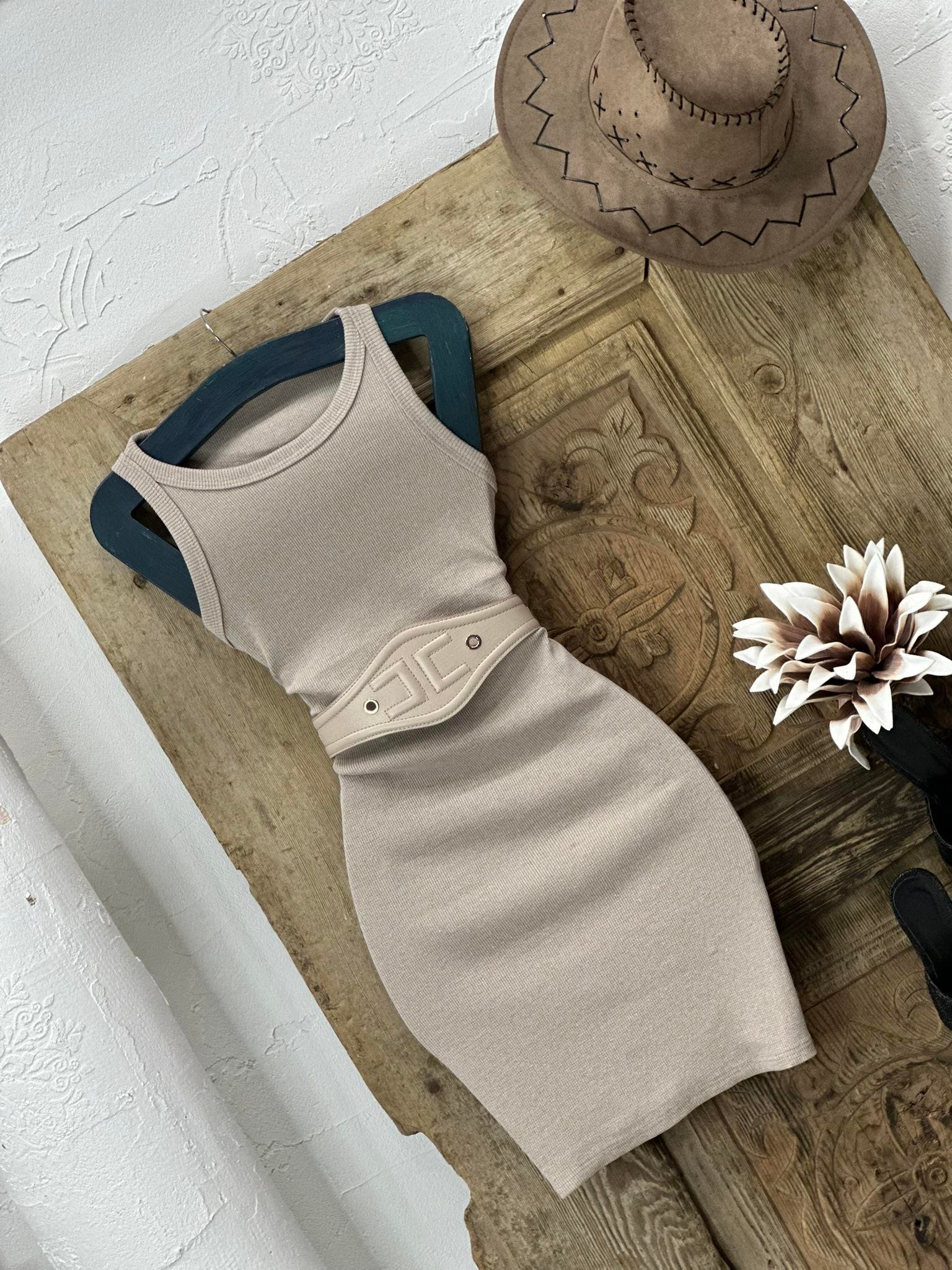 Kaşkorse Kumaş Halter Yaka Basic Kalem Elbise