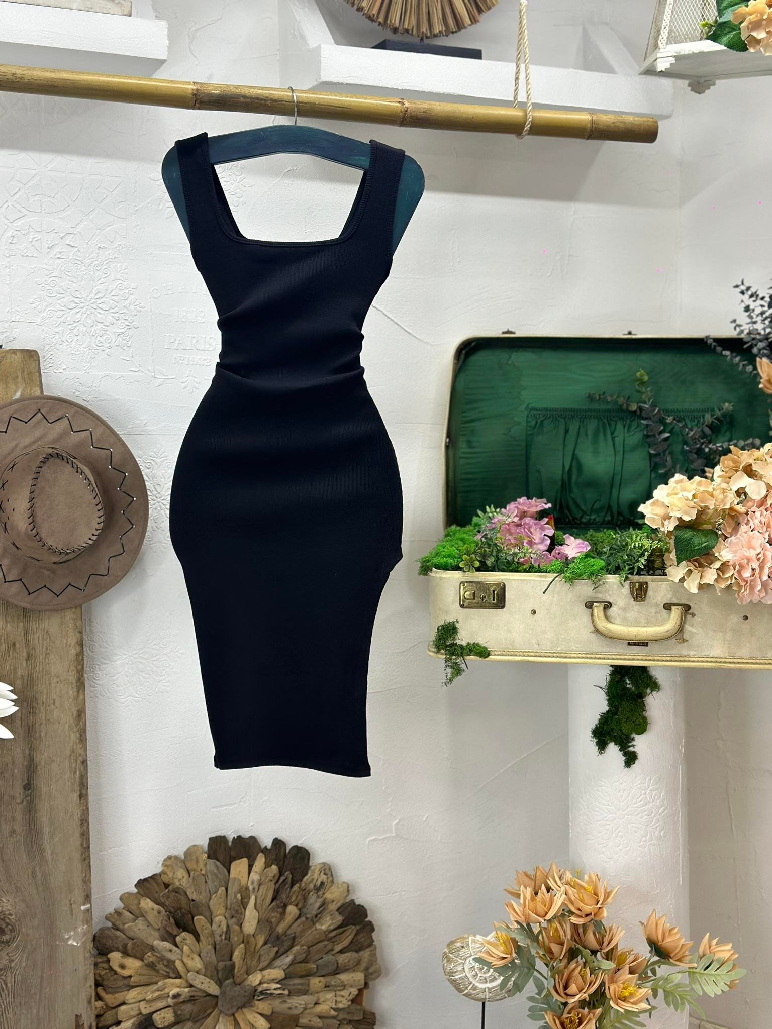 Kaşkorse Kumaş Kare Yaka Yan Yırtmaçlı Elbise