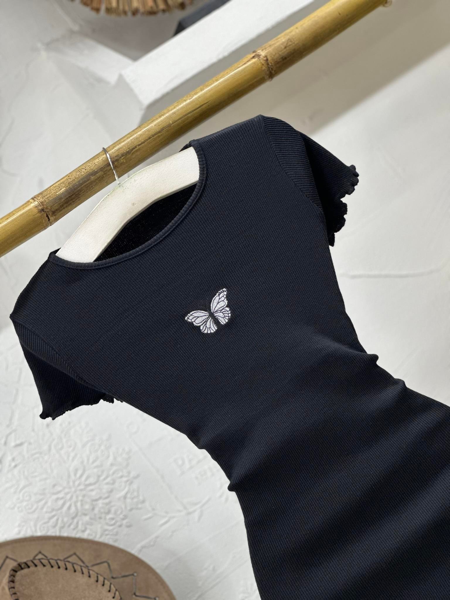 Kaşkorse Kumaş Kelebek Nakışlı Kalem Model Elbise