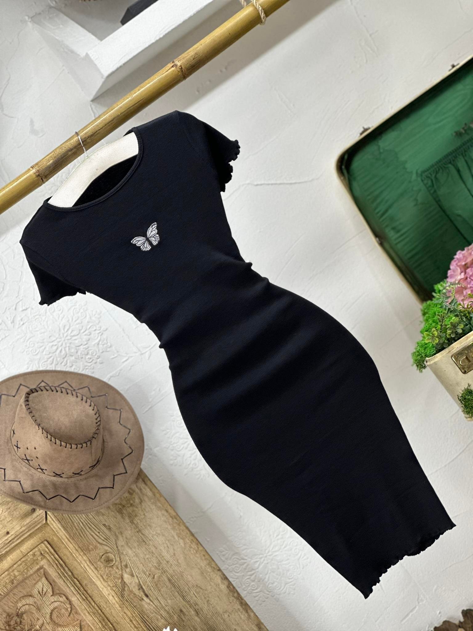 Kaşkorse Kumaş Kelebek Nakışlı Kalem Model Elbise