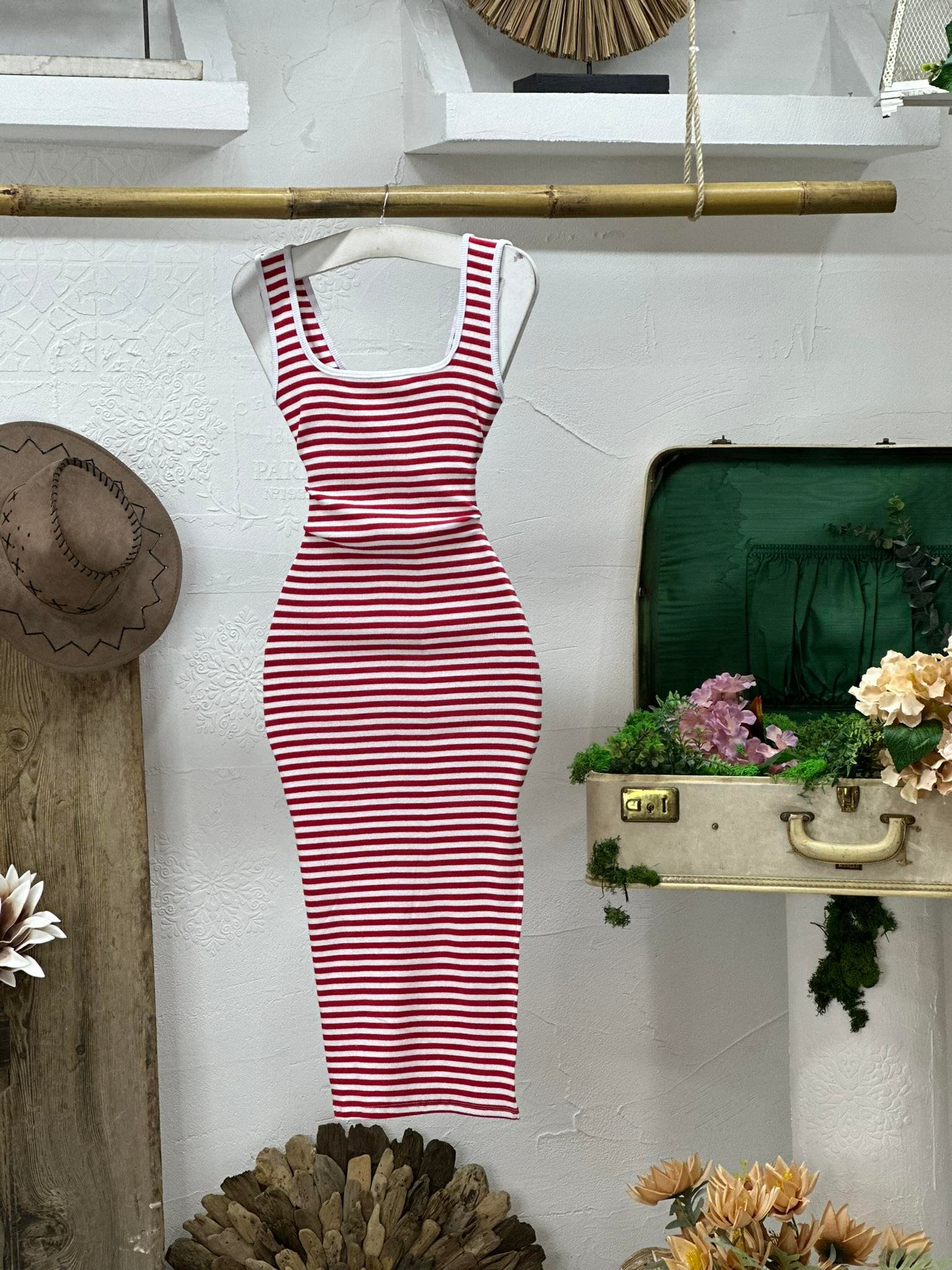 Kaşkorse Kumaş U Yaka Çizgi Desen Kalın Askılı Elbisemiz 