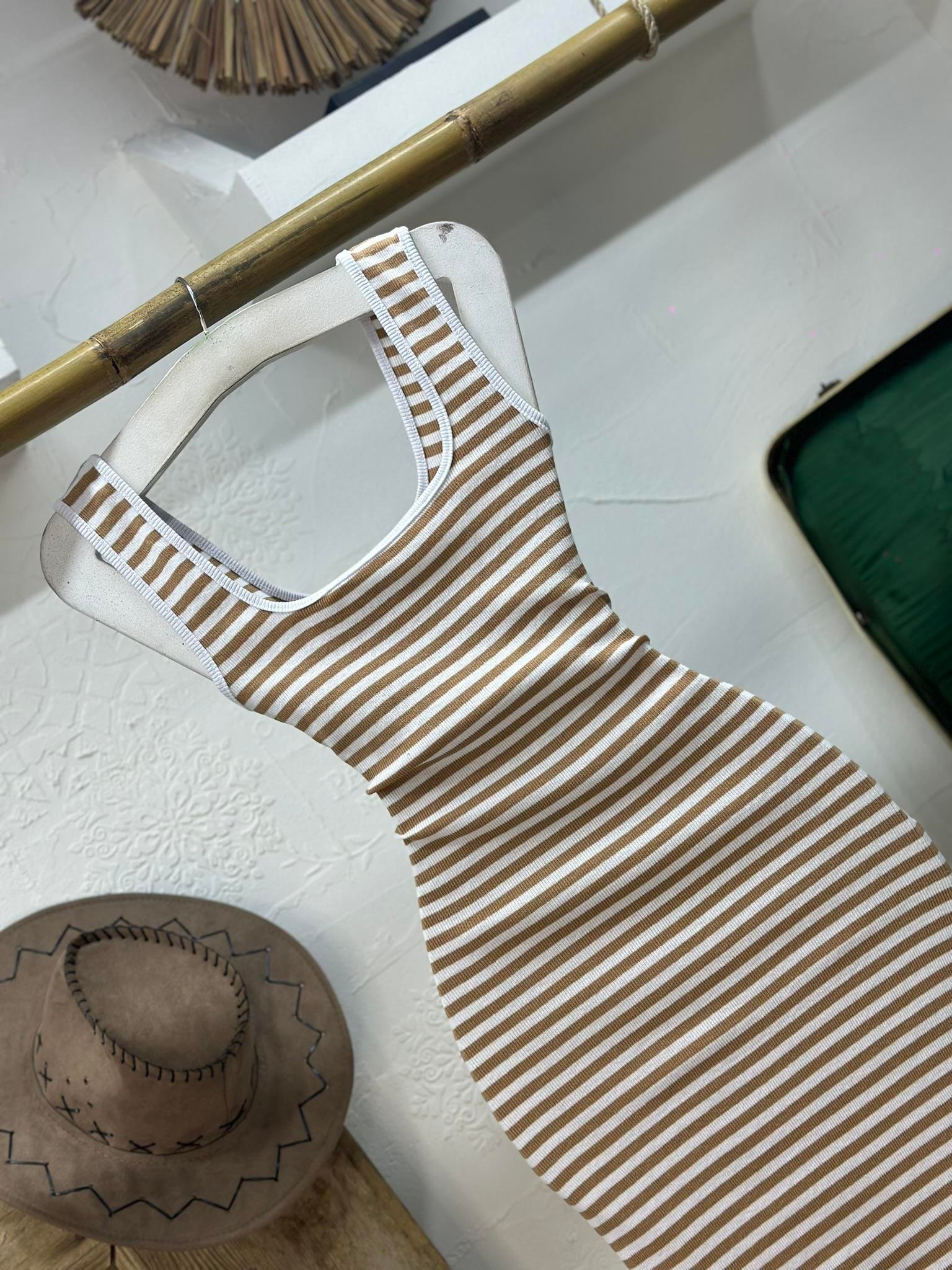 Kaşkorse Kumaş U Yaka Çizgi Desen Kalın Askılı Elbisemiz 