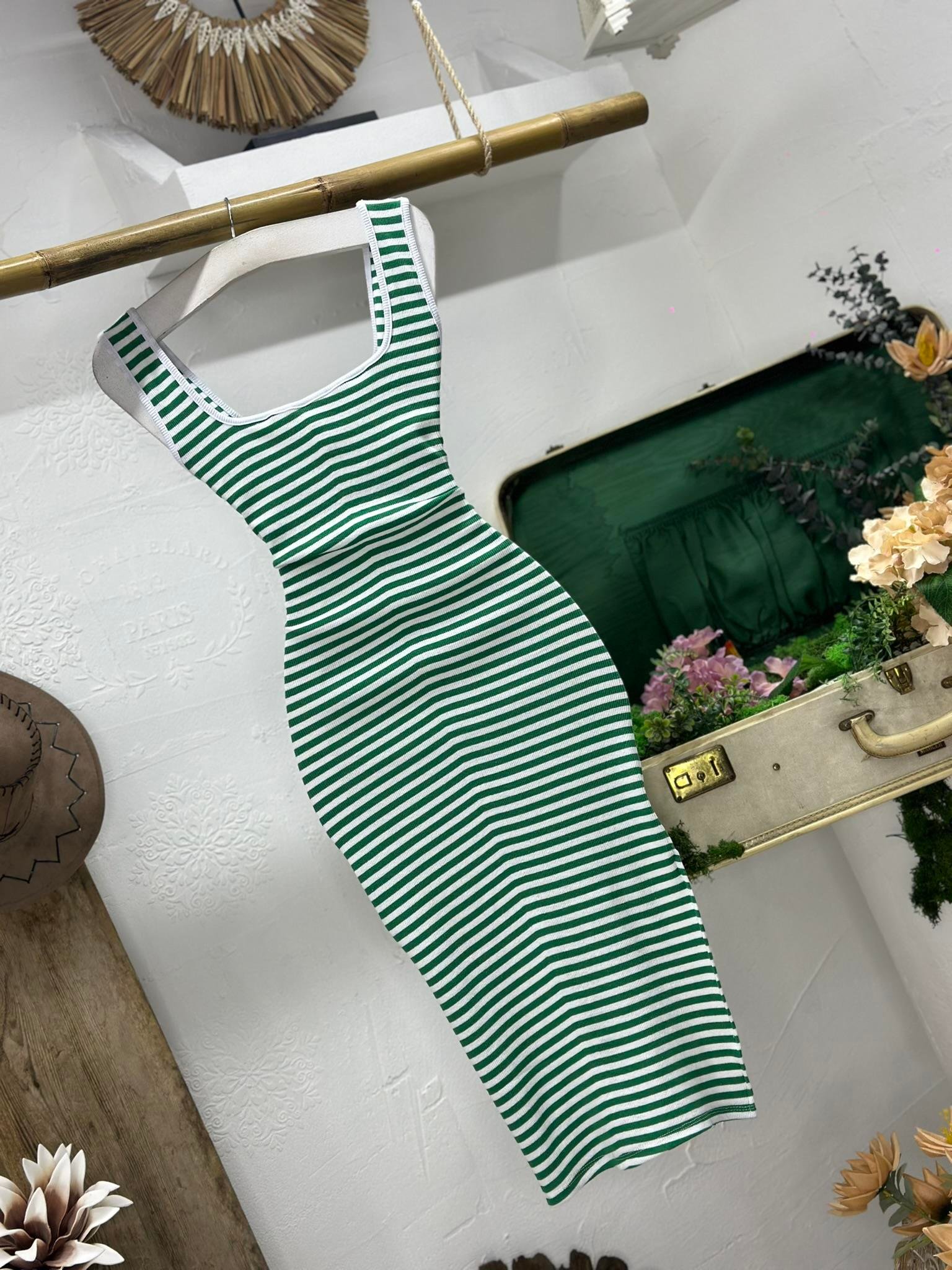 Kaşkorse Kumaş U Yaka Çizgi Desen Kalın Askılı Elbisemiz 