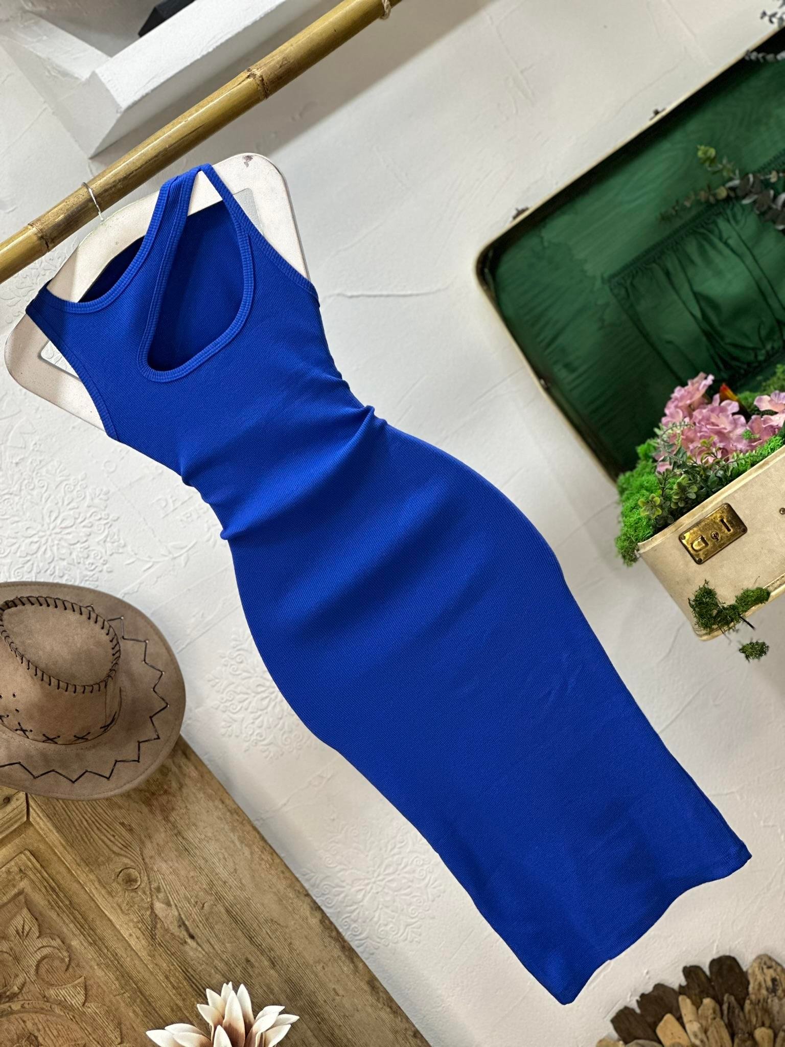 Kaşkorse Kumaş Yaka Detay Kalın Askılı Kalem Elbisemiz 