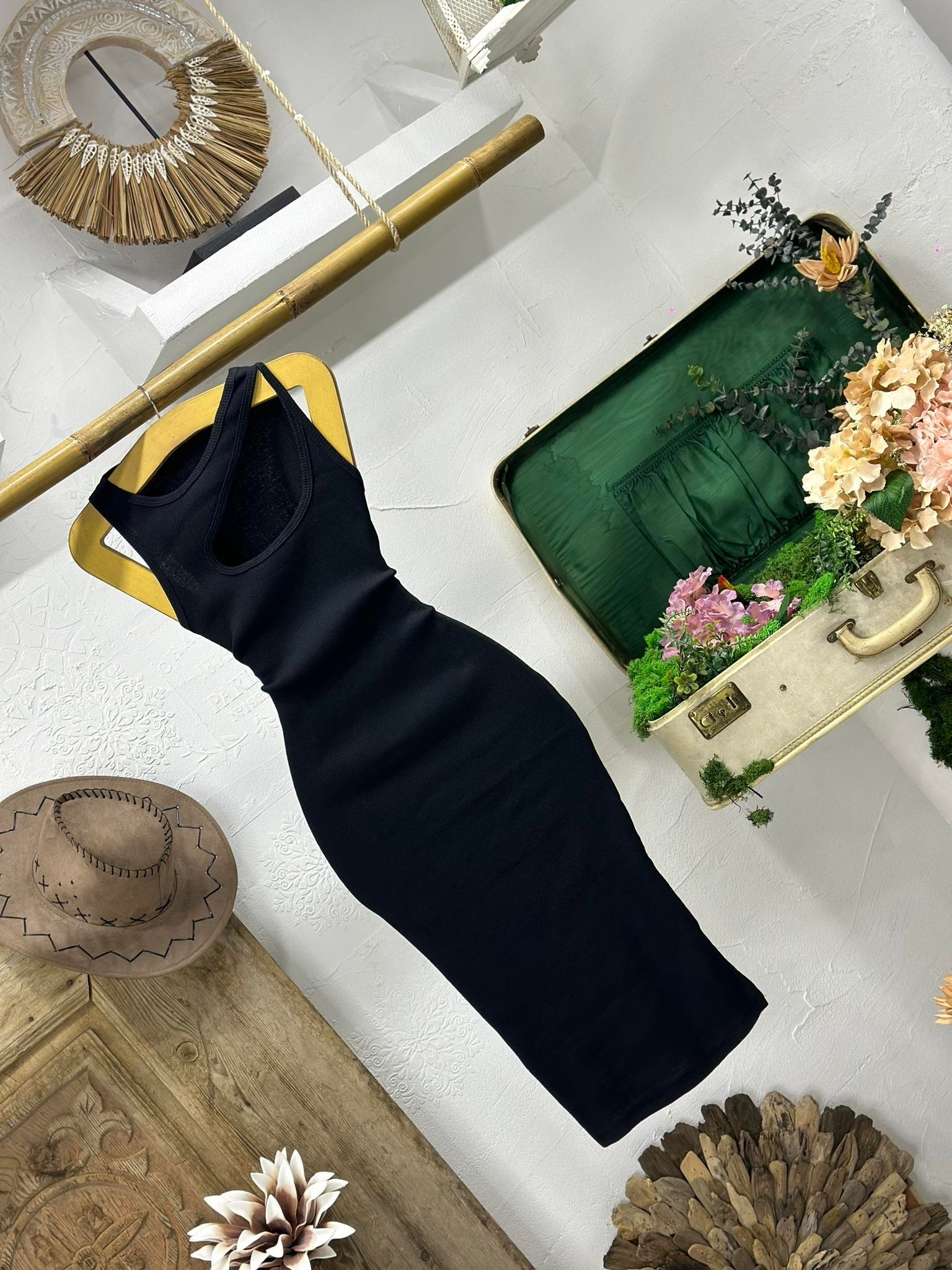 Kaşkorse Kumaş Yaka Detay Kalın Askılı Kalem Elbisemiz 