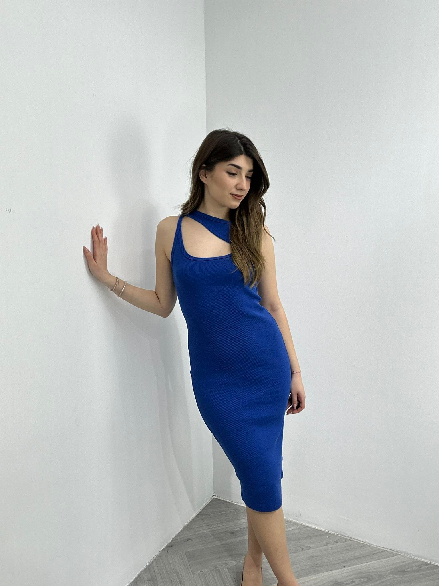 Kaşkorse Kumaş Yaka Detay Kalın Askılı Kalem Elbisemiz 