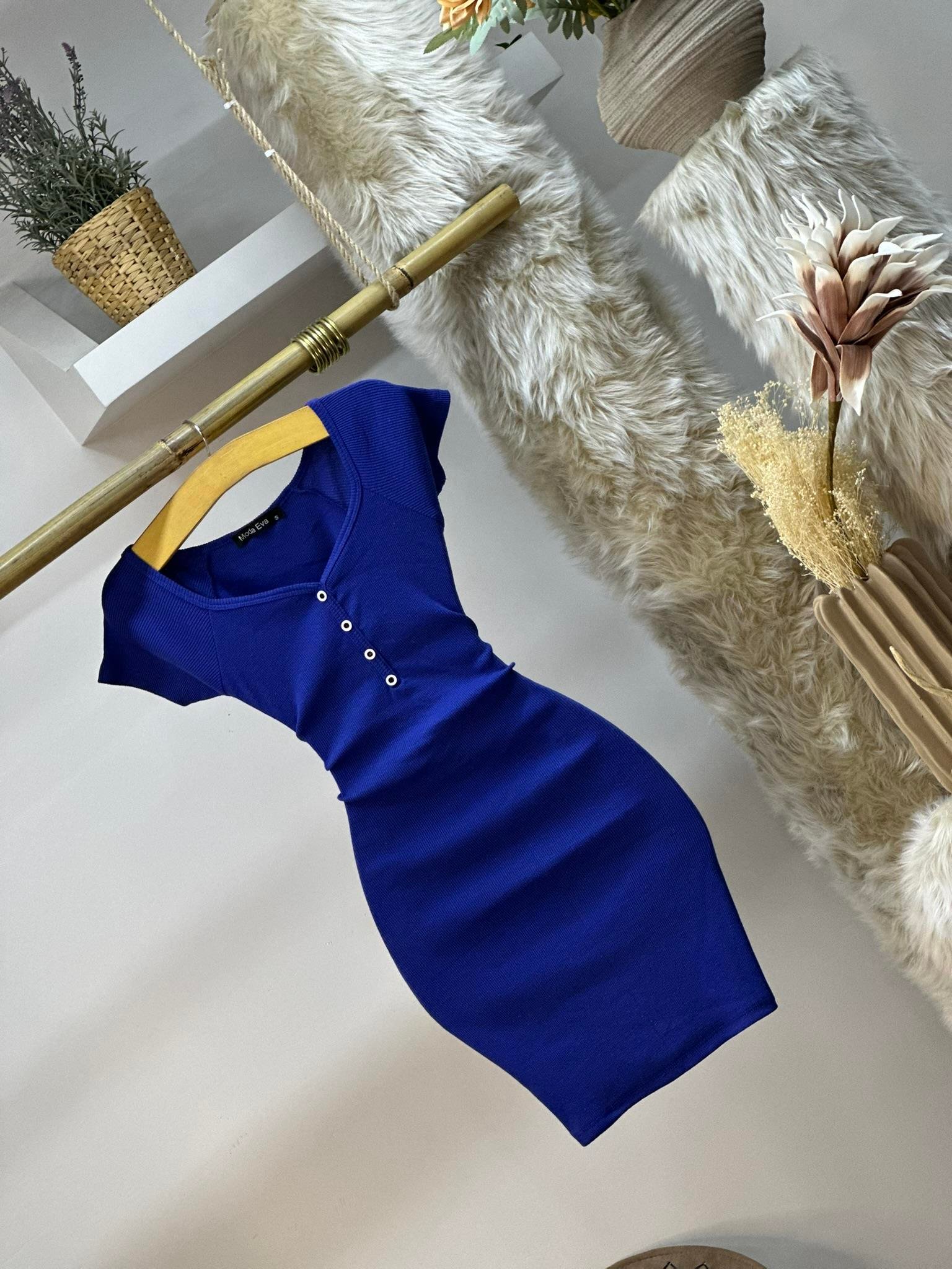 Kaşkorse Kumaş Yakası Düğmeli Kısa Kollu Elbise