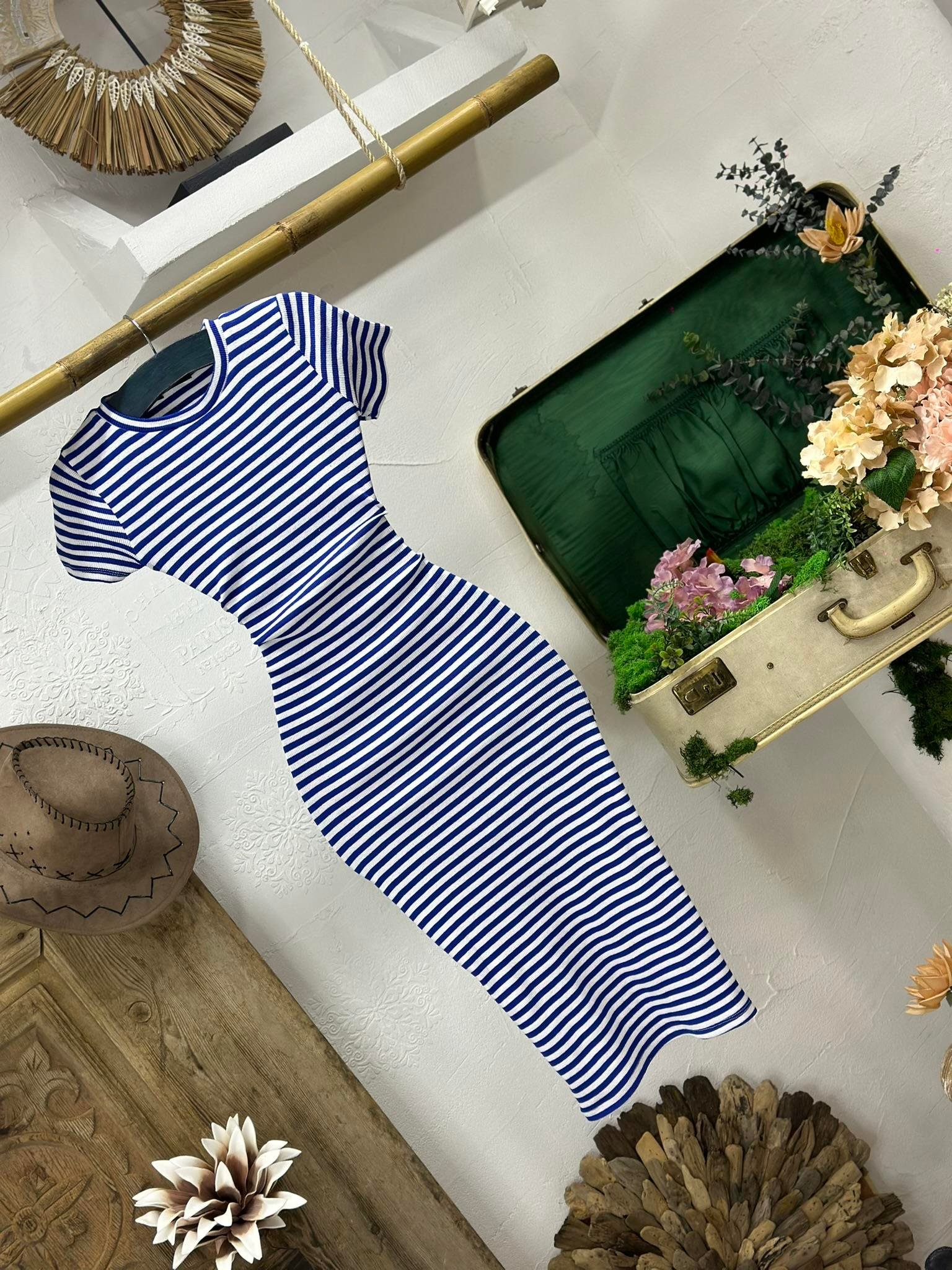 Kaşkorse Kumaş Yuvarlak Yaka Çizgi Desen Kalem Elbise