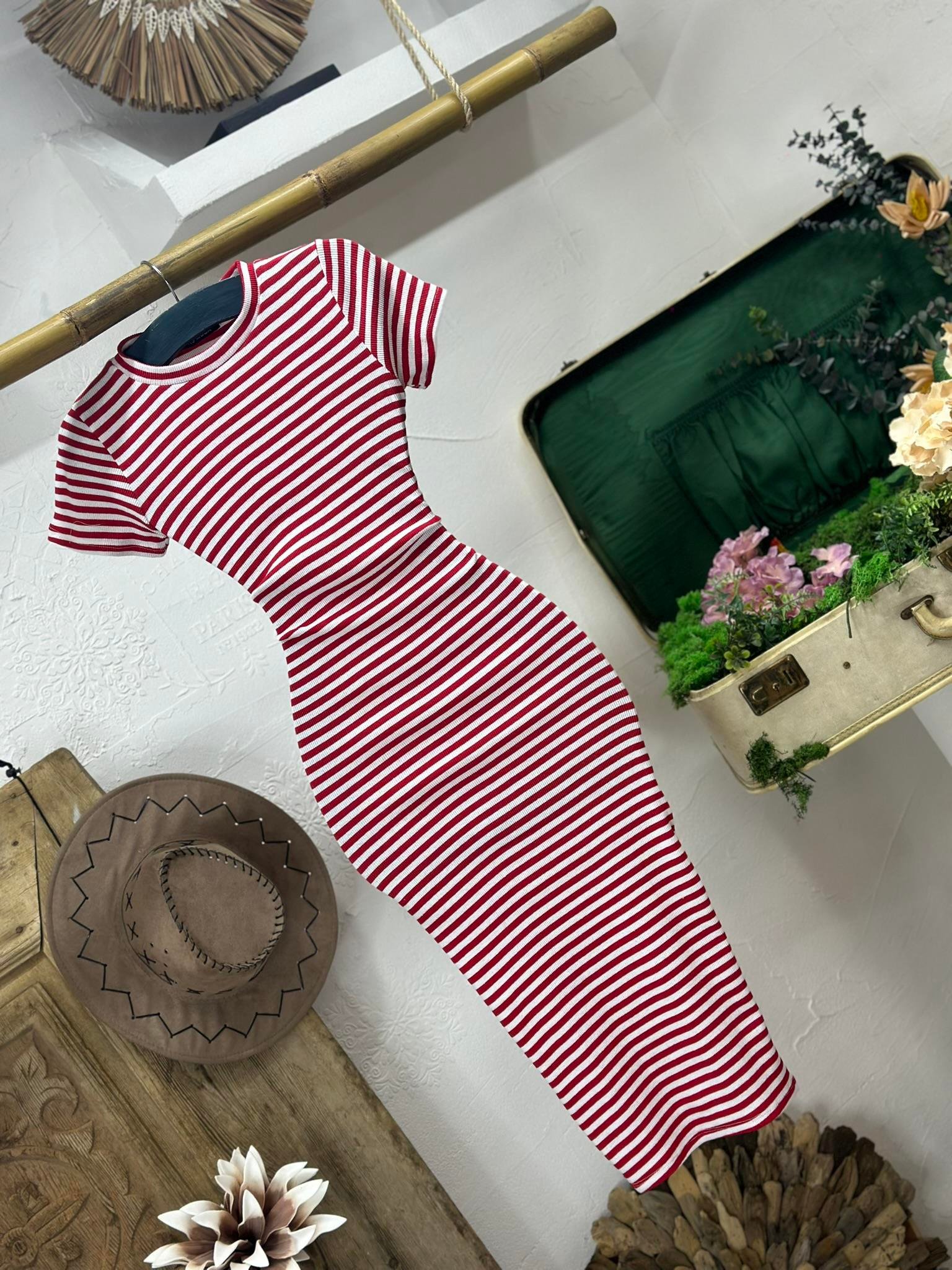 Kaşkorse Kumaş Yuvarlak Yaka Çizgi Desen Kalem Elbise