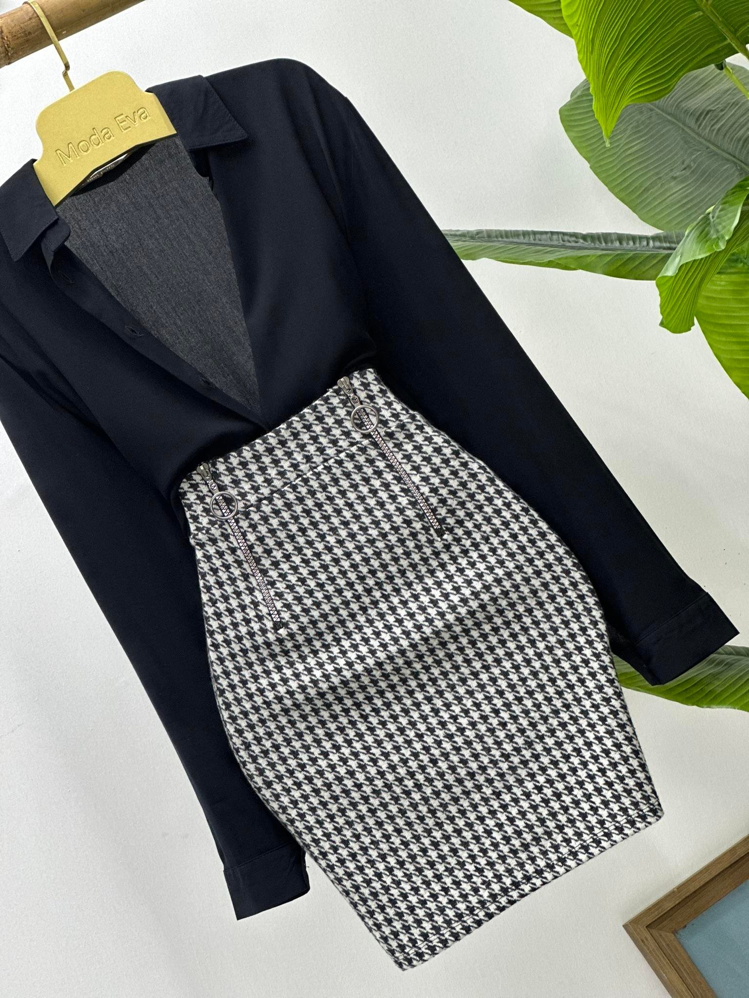 Kazayağı Desen  Önde Çift Fermuar Detaylı Mini Siyah Beyaz Etek