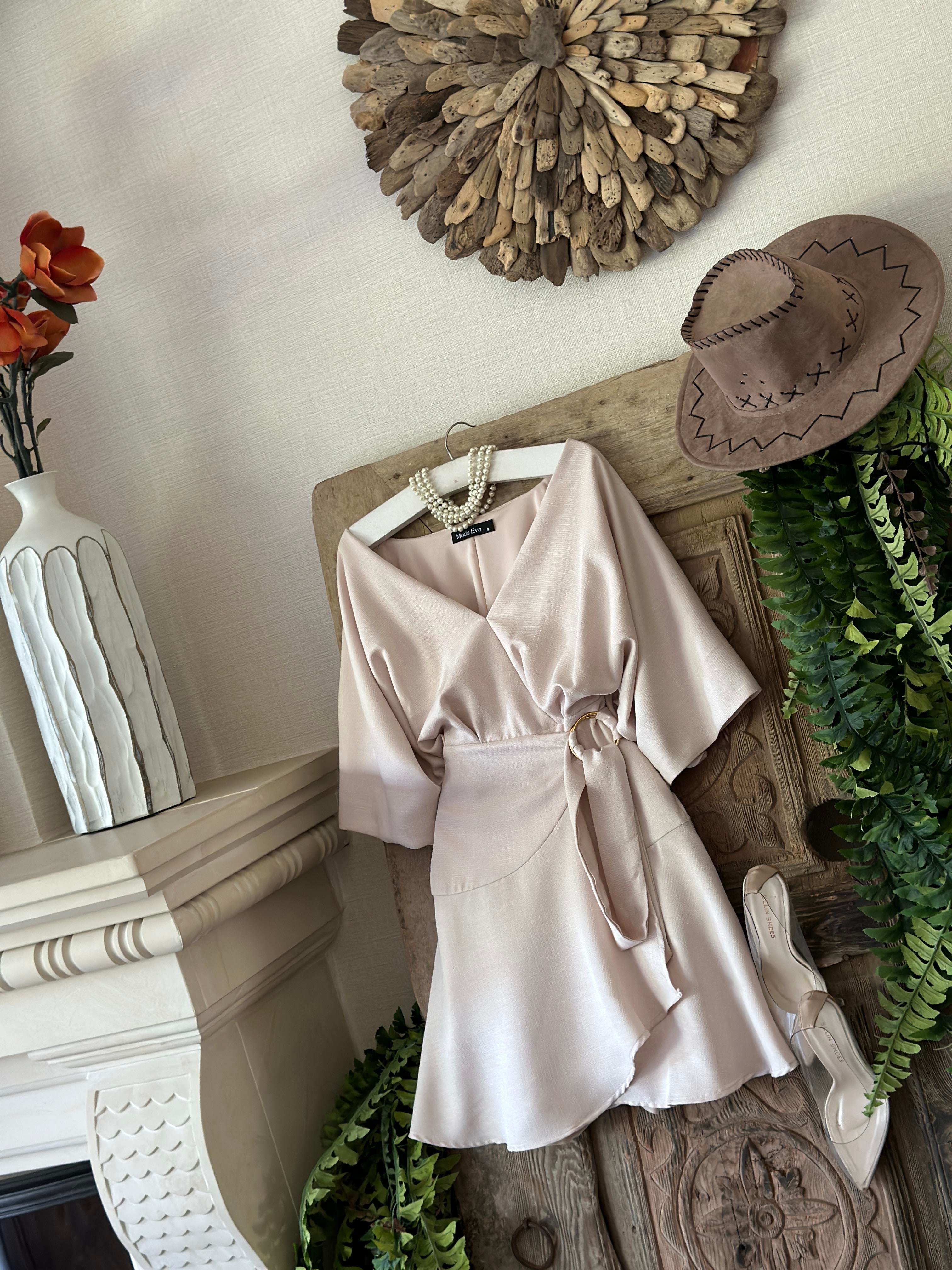 Keten Kumaş Etekleri Volanlı Bağlama Detay Tasarım Elbise