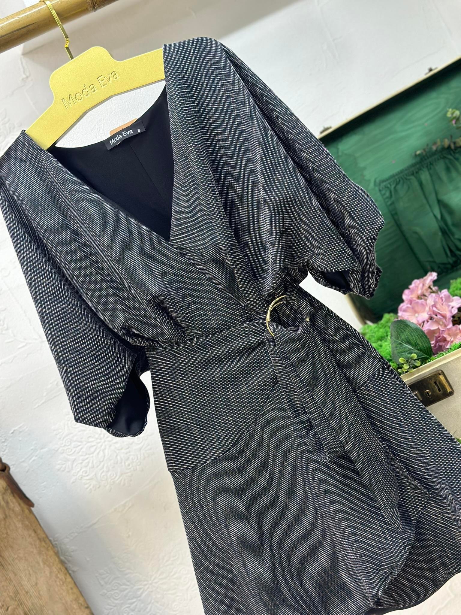 Keten Kumaş Etekleri Volanlı Bağlama Detay Tasarım Elbise