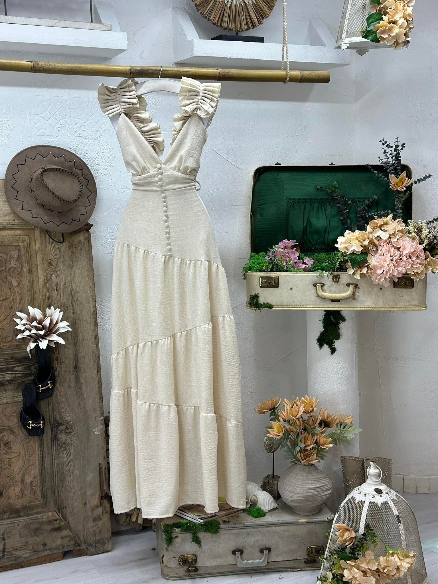 Keten Kumaş Fırfır Detaylı Kaplama Düğmeli Tasarım Uzun Elbise