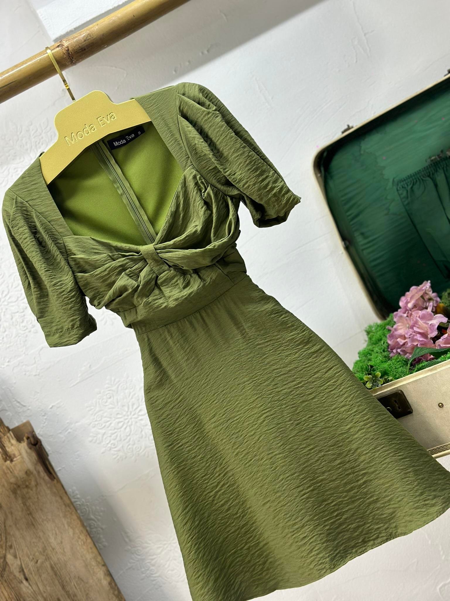 Keten Kumaş Kalp Yaka Haki Yeşil Kloş Elbise