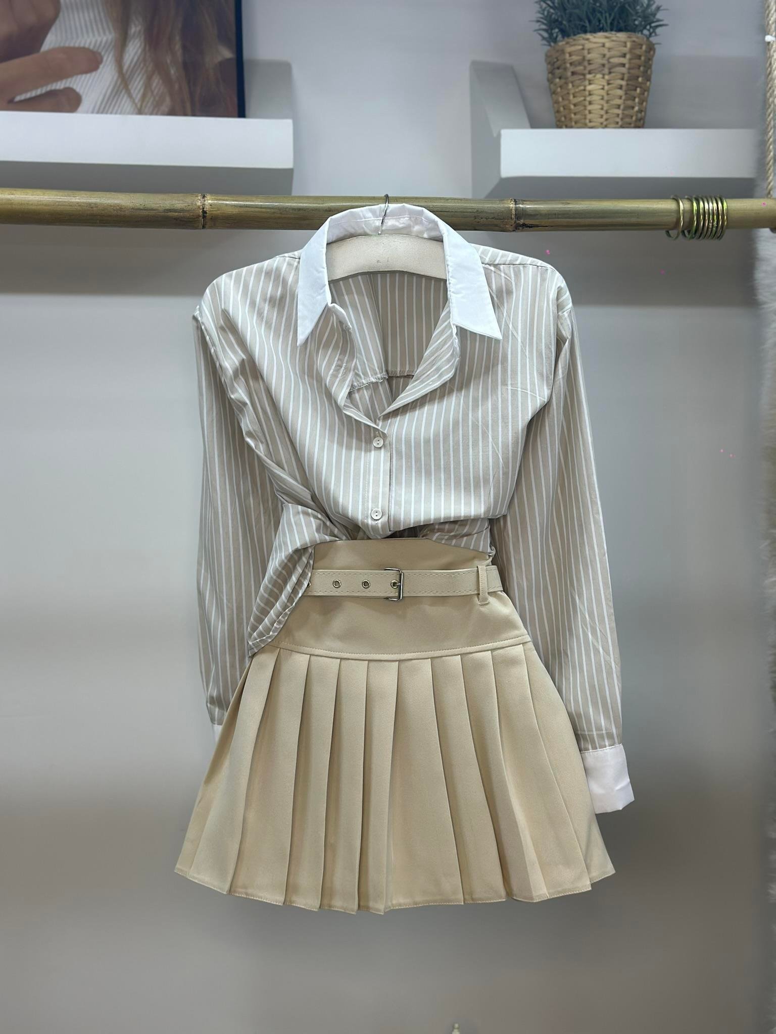 Kol Yaka Manşetli Çizgili Gömlek