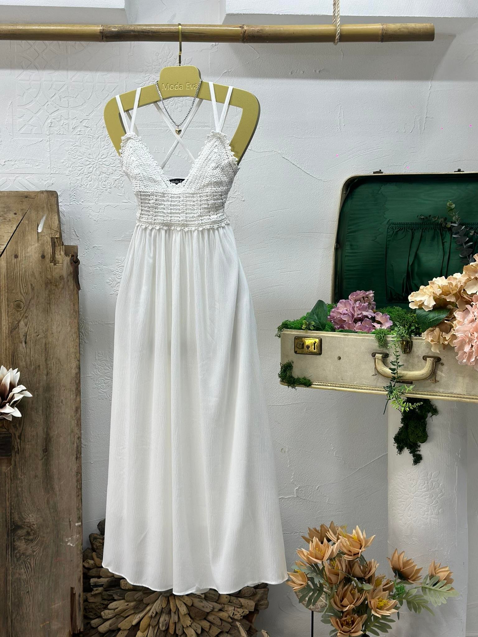 Krinkel Kumaş Astarlı İp Askılı Örgü Detaylı Uzun Beyaz Elbise