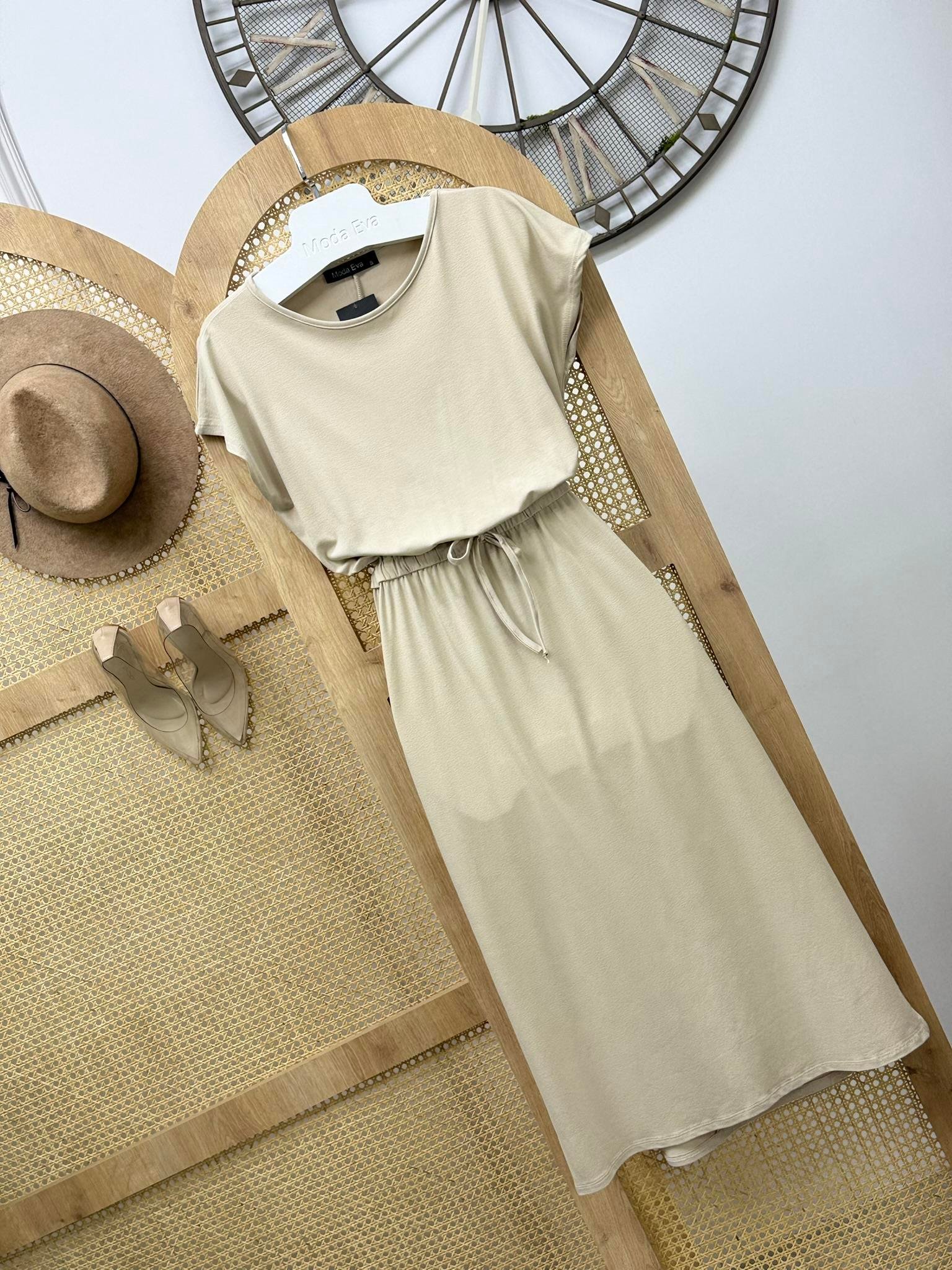 Kristal Pamuk Kumaş Bel Büzgülü Midi Boy Elbise Bej