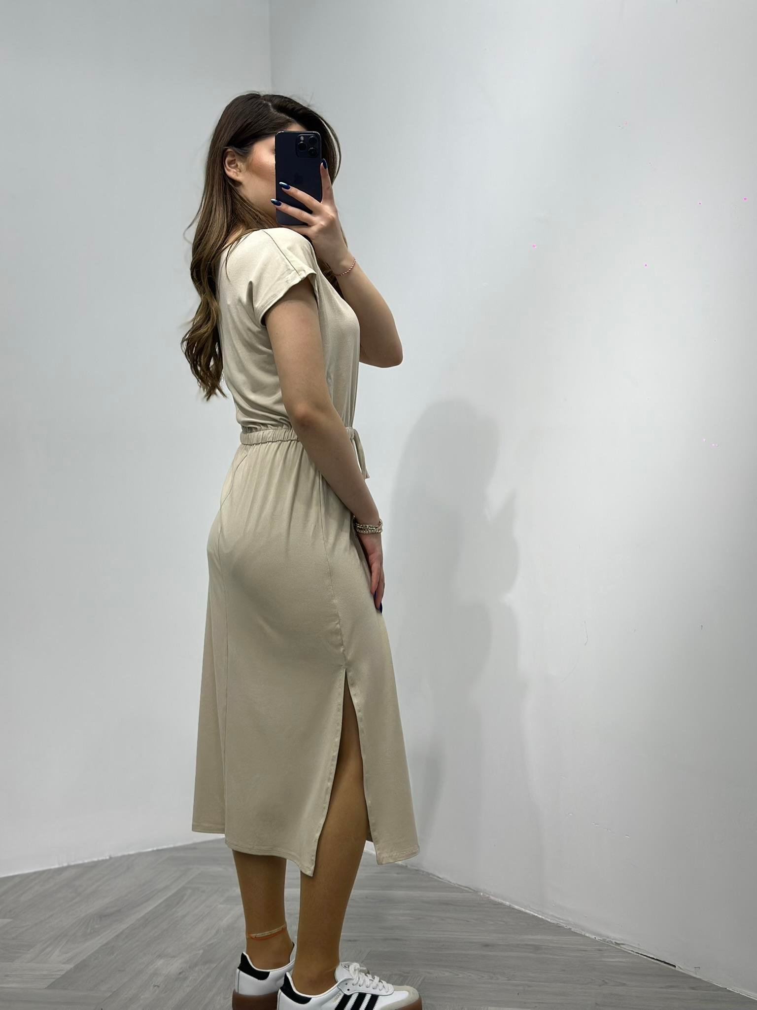 Kristal Pamuk Kumaş Bel Büzgülü Midi Boy Elbise Bej