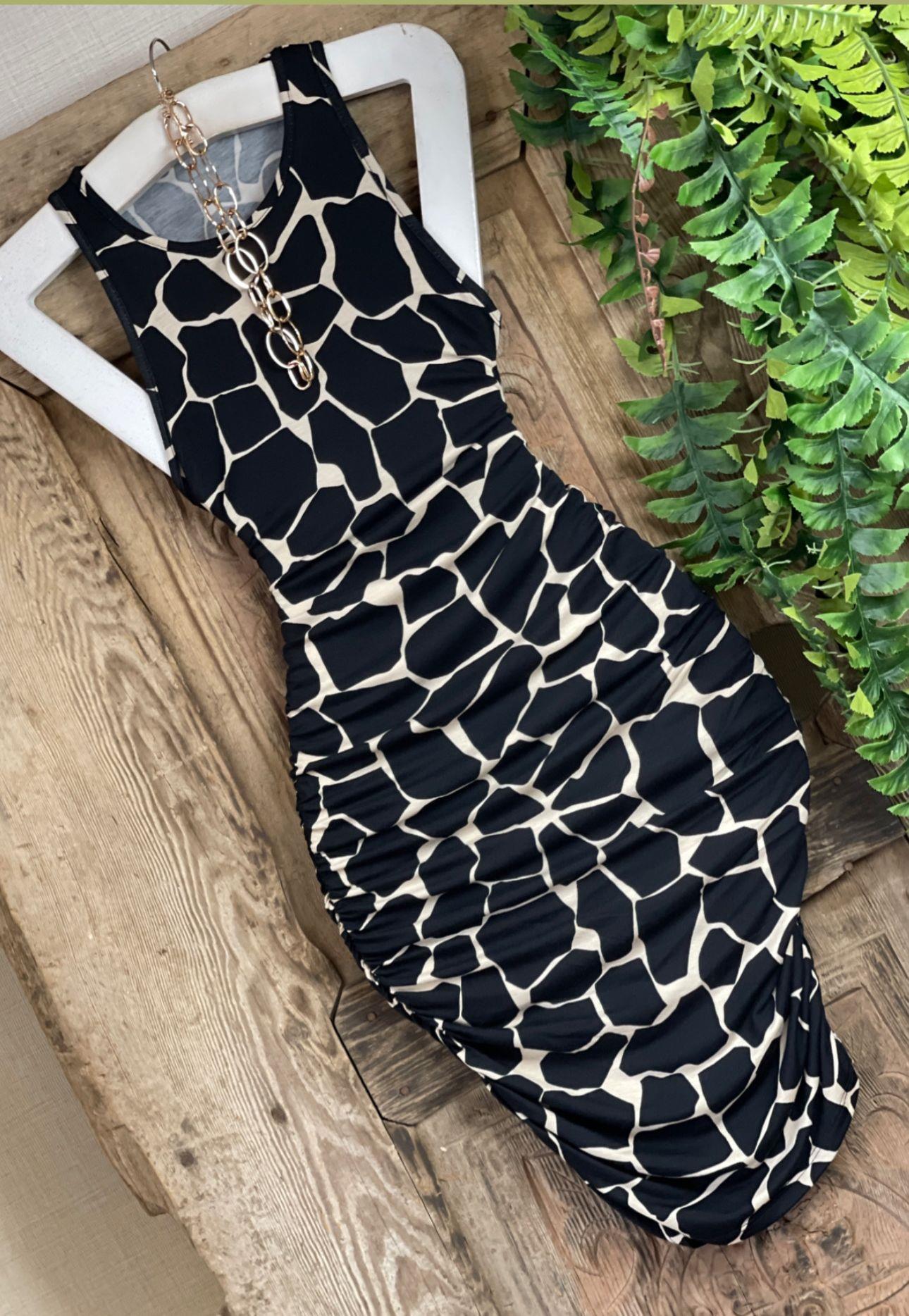 Kristal Pamuk Kumaş Halter Yaka Drapeli Büyük Taş Desenli Kalem Elbise