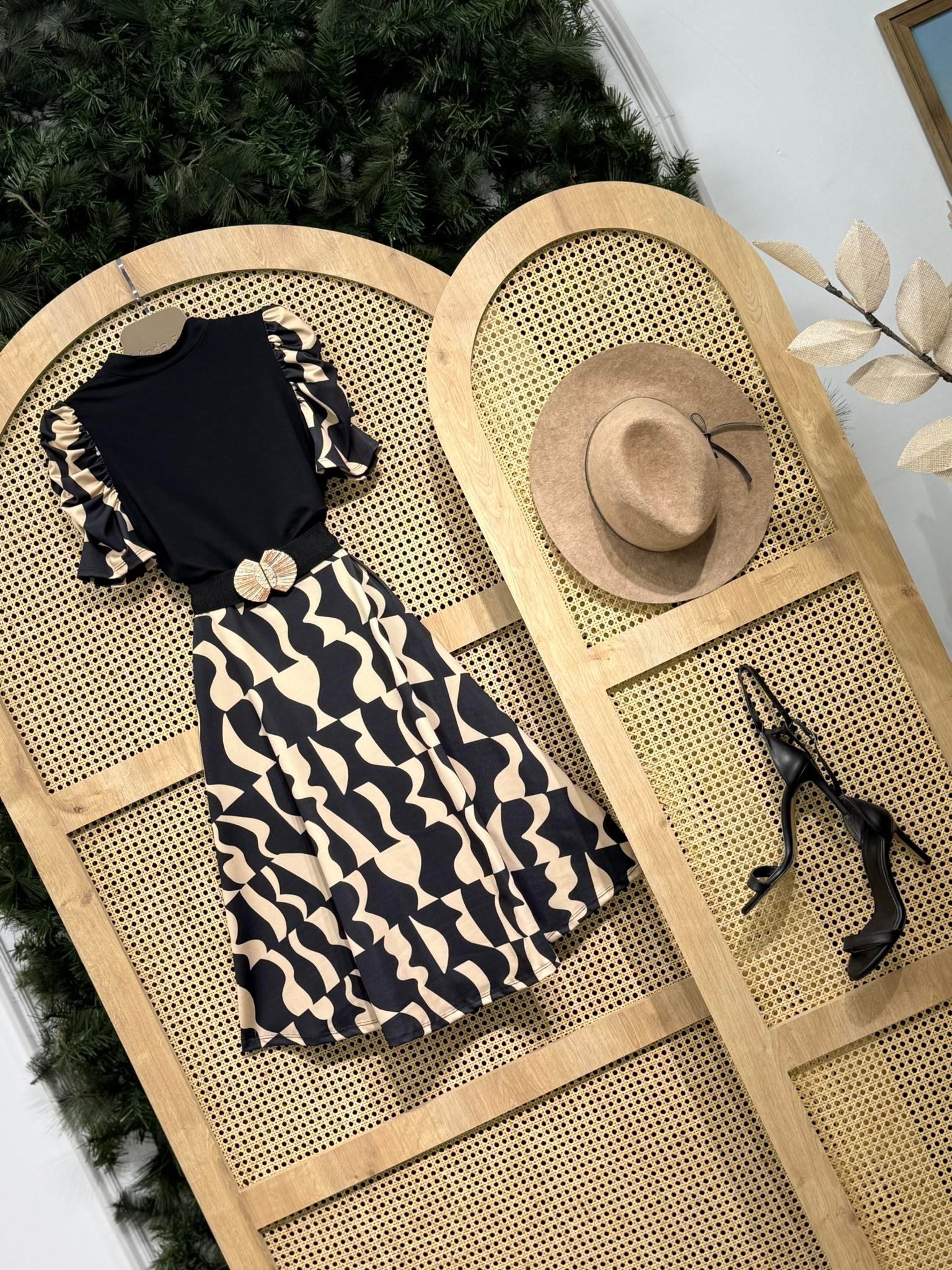 Kristal Pamuk Kumaş Kısa Kol Midi Boy Elbise