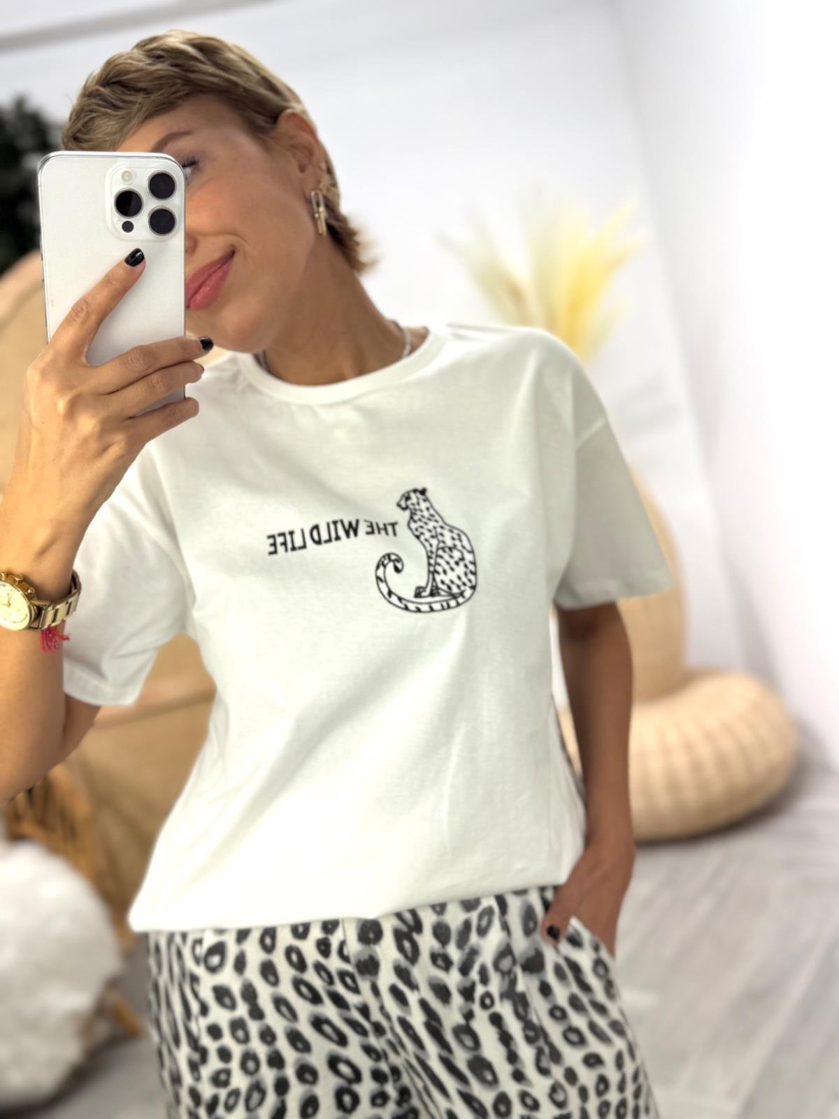 Leopar Nakışlı Sırt Parlak Tül Kumaş Tasarım T-shirt