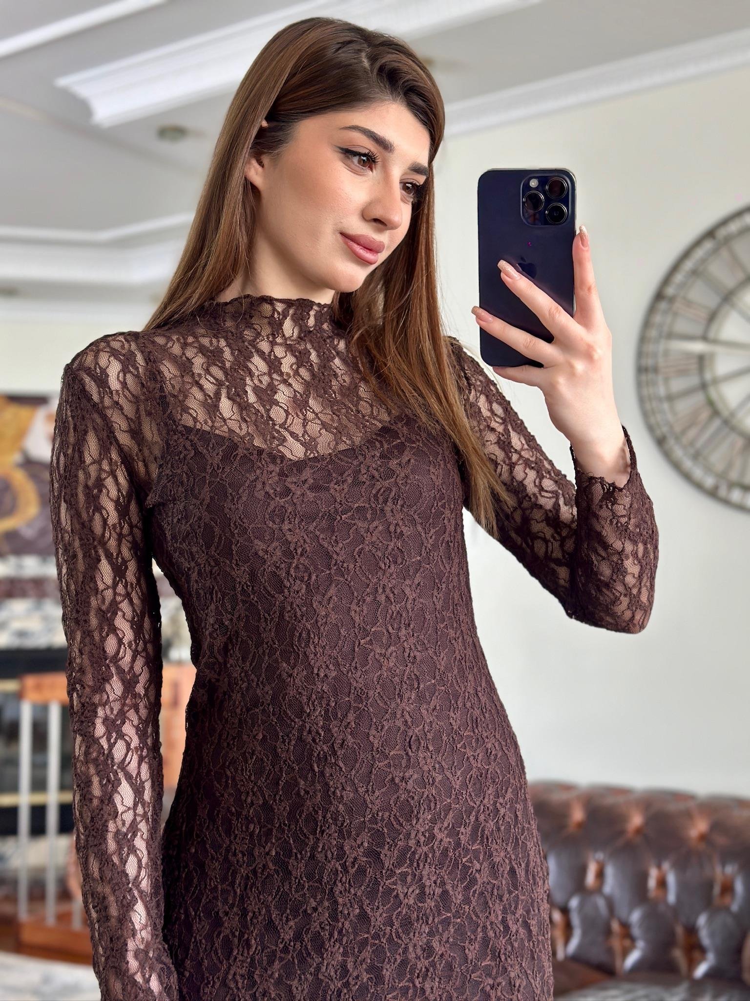 Likralı Dantel Kumaş Dik Yaka Elbise Kahverengi