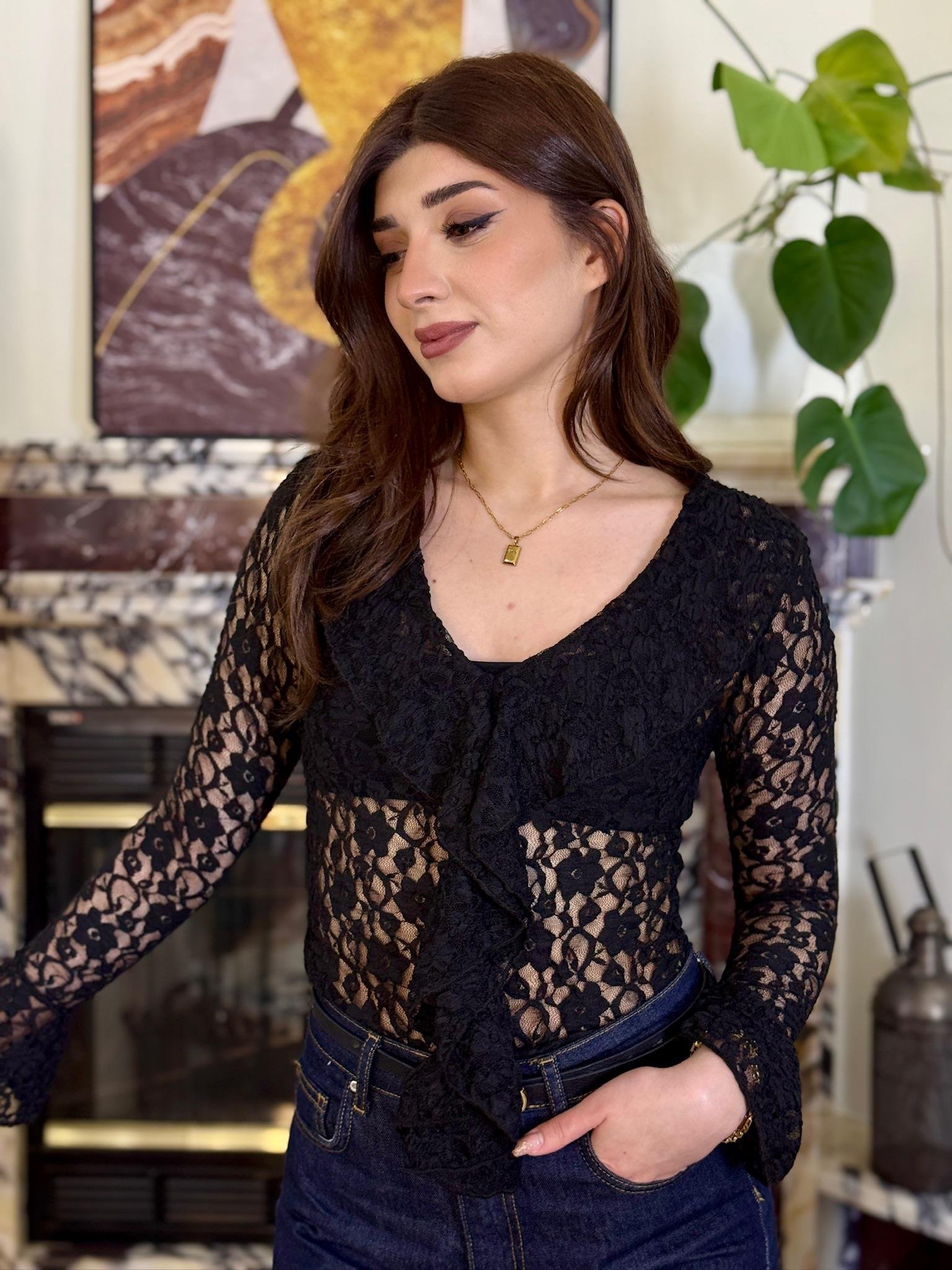 Likralı Dantel Kumaş Fırfırlı Bluz Siyah