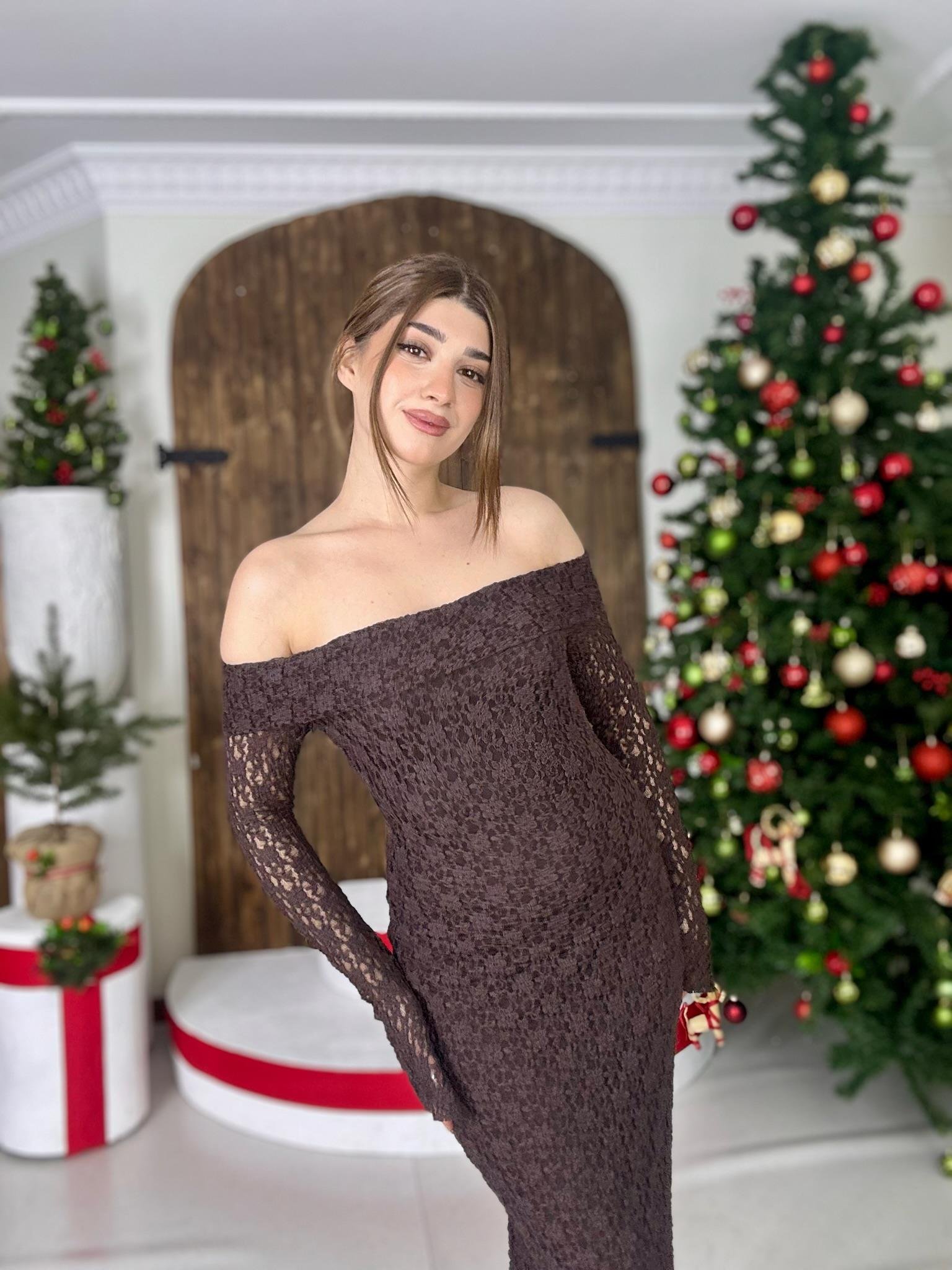 Likralı Dantel Kumaş Madonna Yaka Uzun Elbise Kahverengi