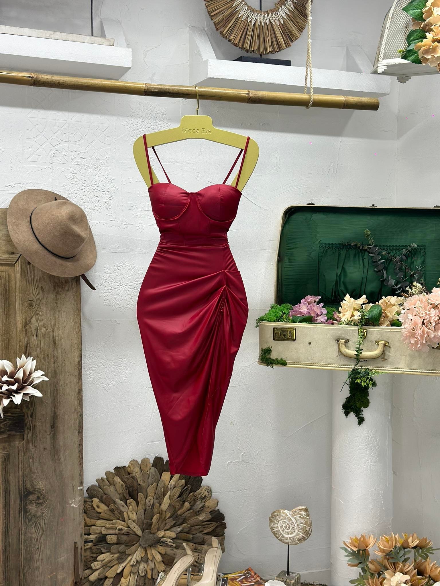 Likralı Gloplu Pu Deri Yırtmaçlı Elbise Kırmızı