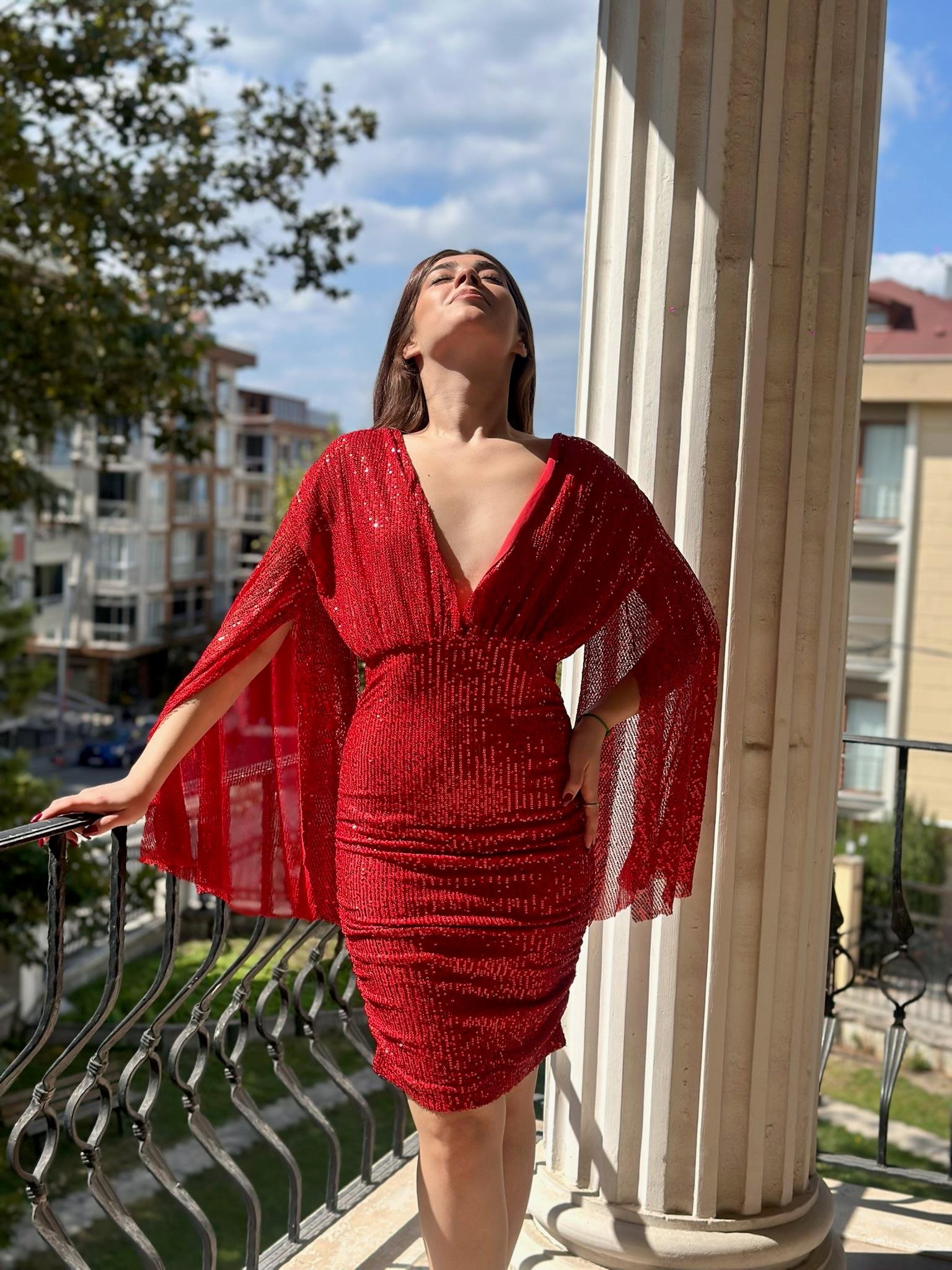 Likralı Pul Payet Kumaş Astarlı Pelerin Kol Mini Kırmızı  Elbise