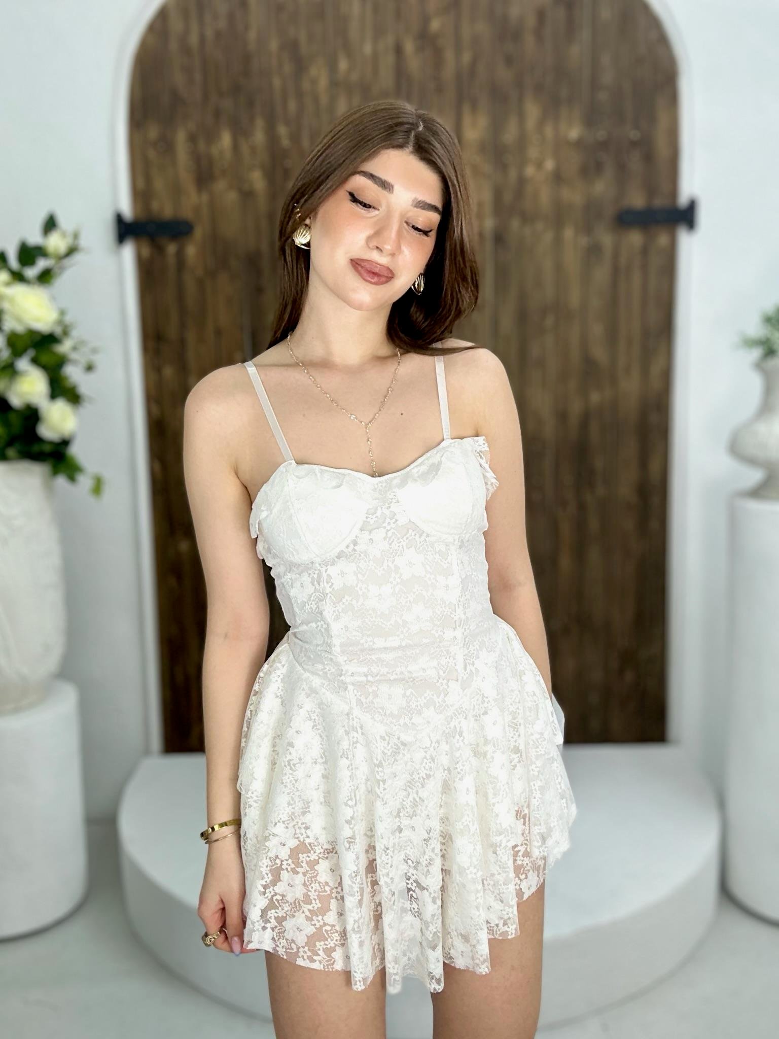 Likralı Tül Kumaş Gloplu İçi Şortlu Tasarım Elbise Beyaz