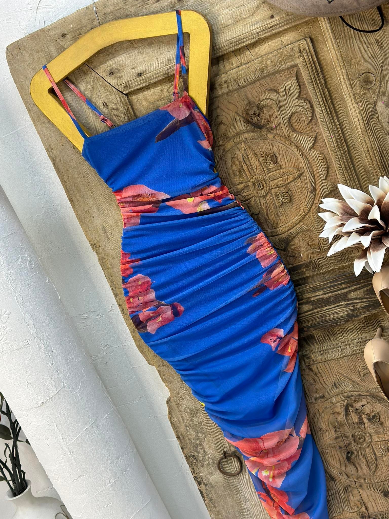 Likralı Tül Kumaş Mavi Desenli Askılı Kalem Elbise