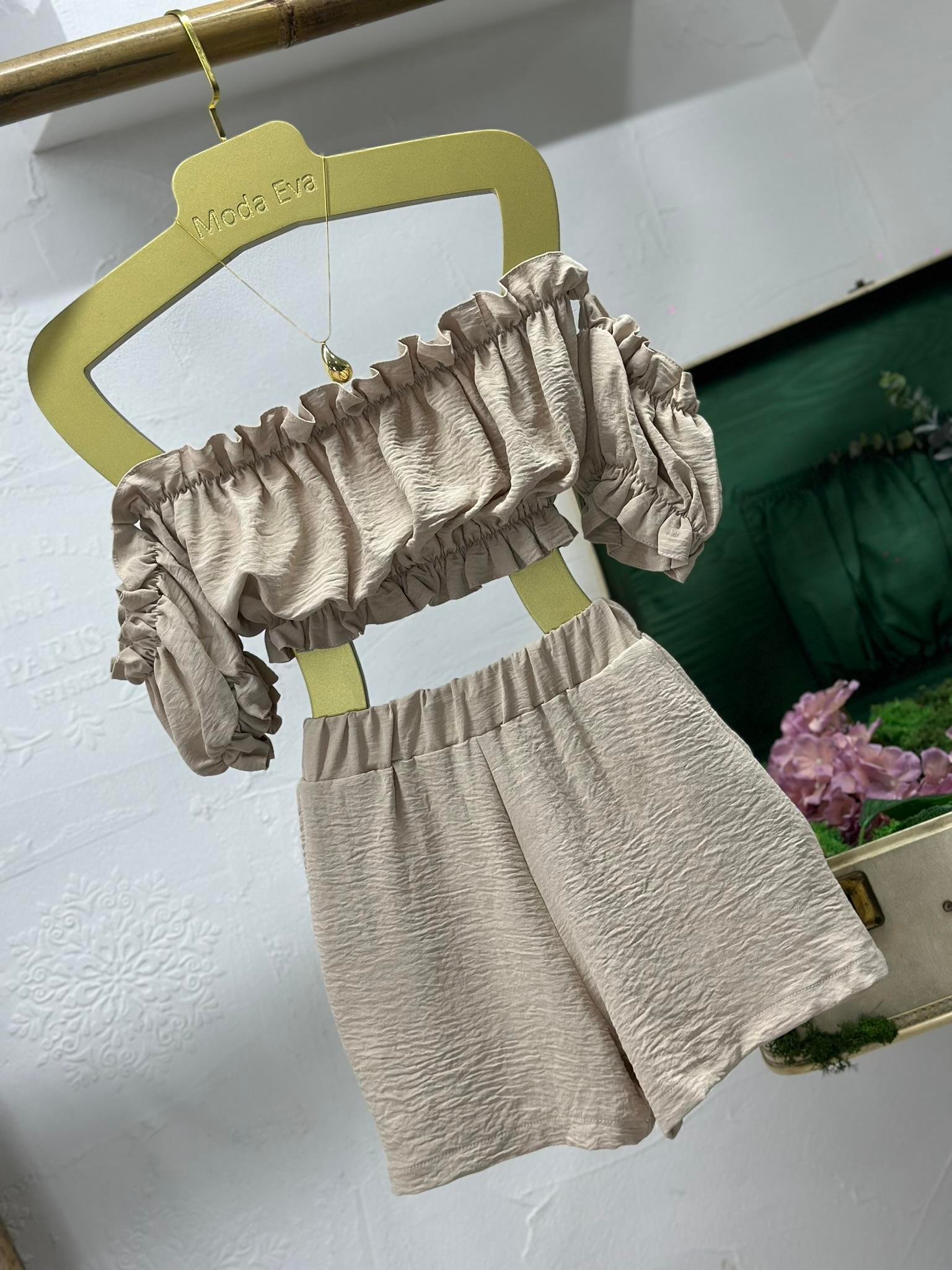 Madonna Yaka Bluz Lastik Dikişli Şort İkili Takım