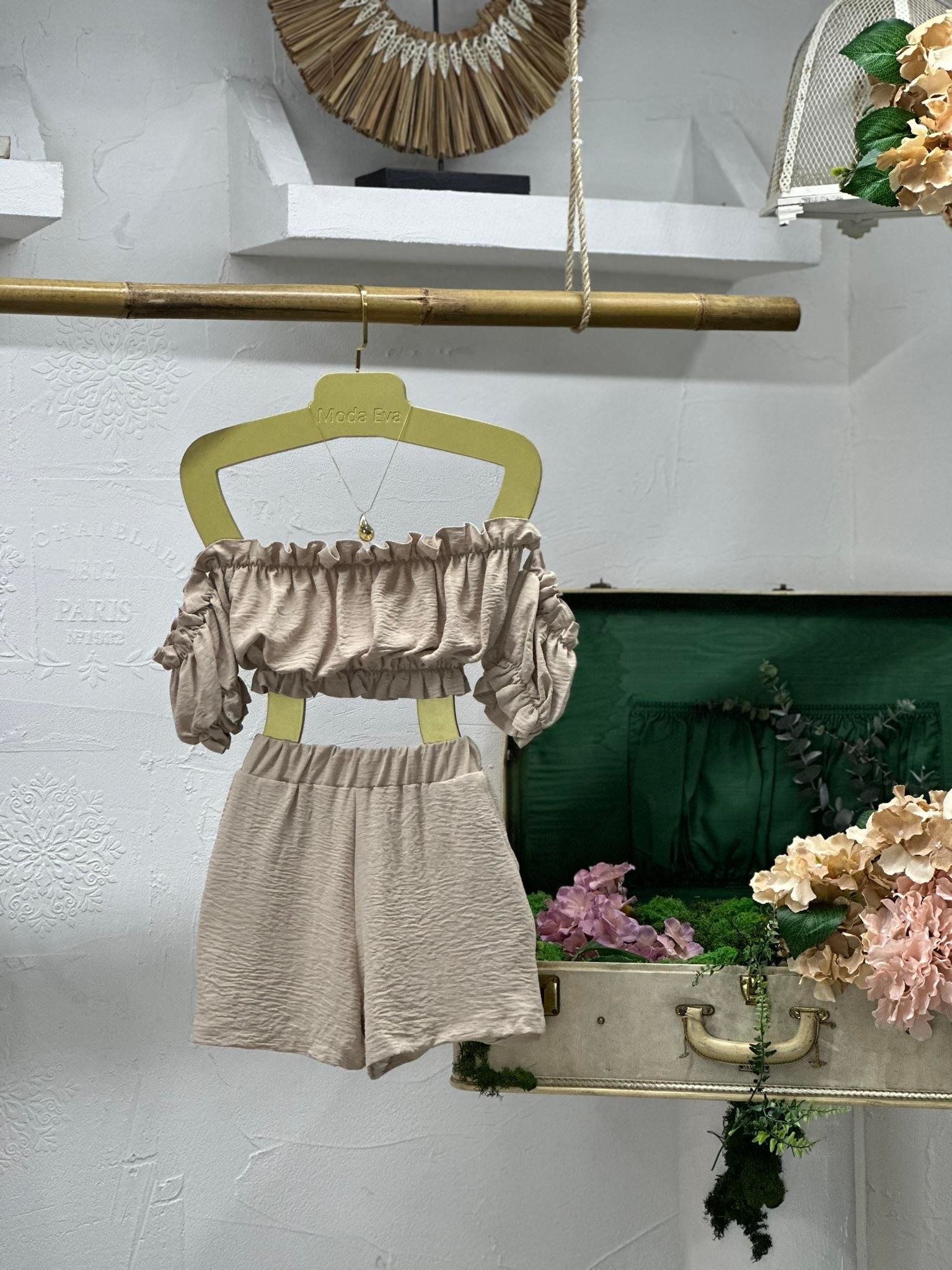 Madonna Yaka Bluz Lastik Dikişli Şort İkili Takım