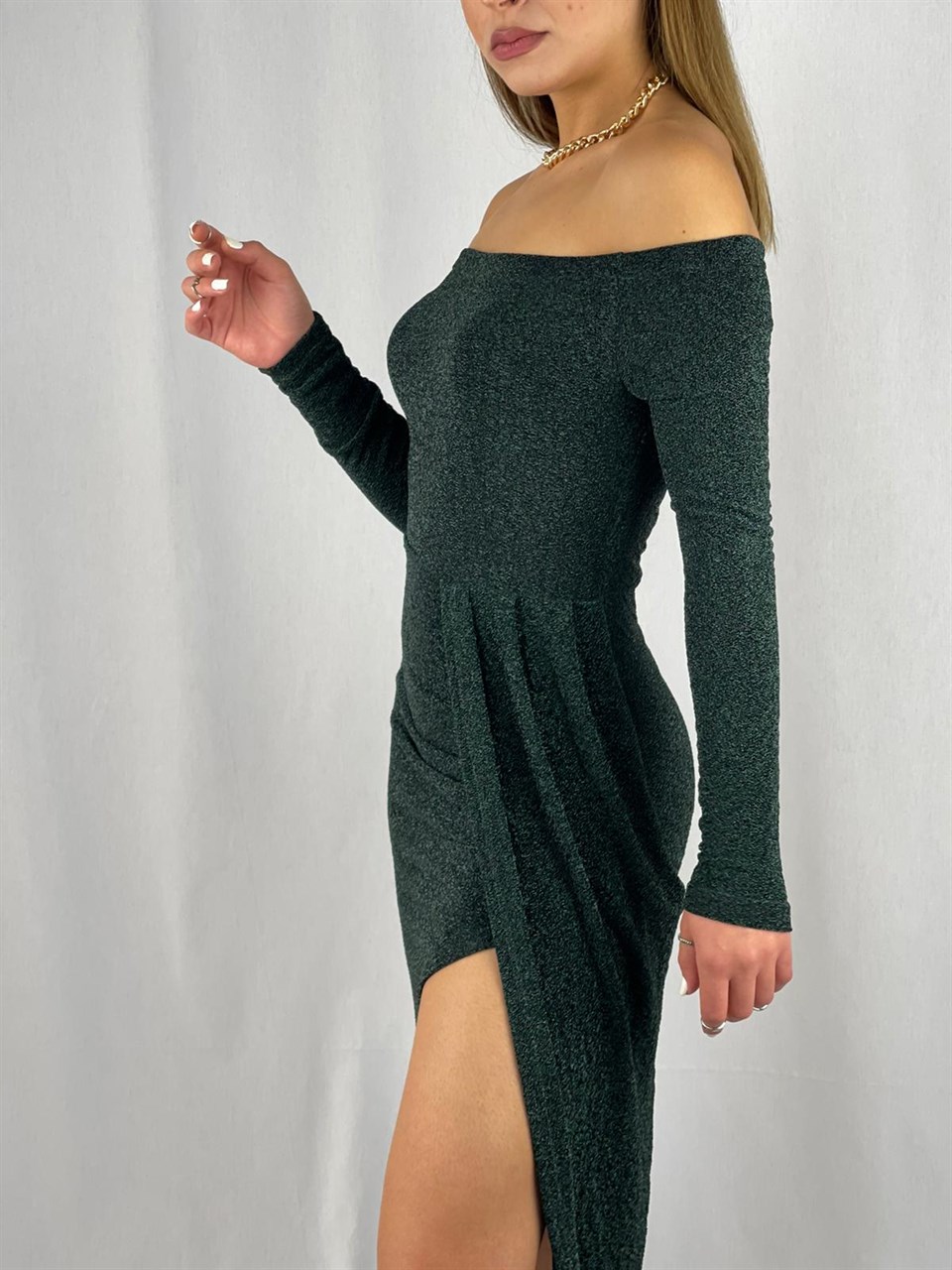 Madonna Yaka Simli Crep Kumaş Tasarım Elbise