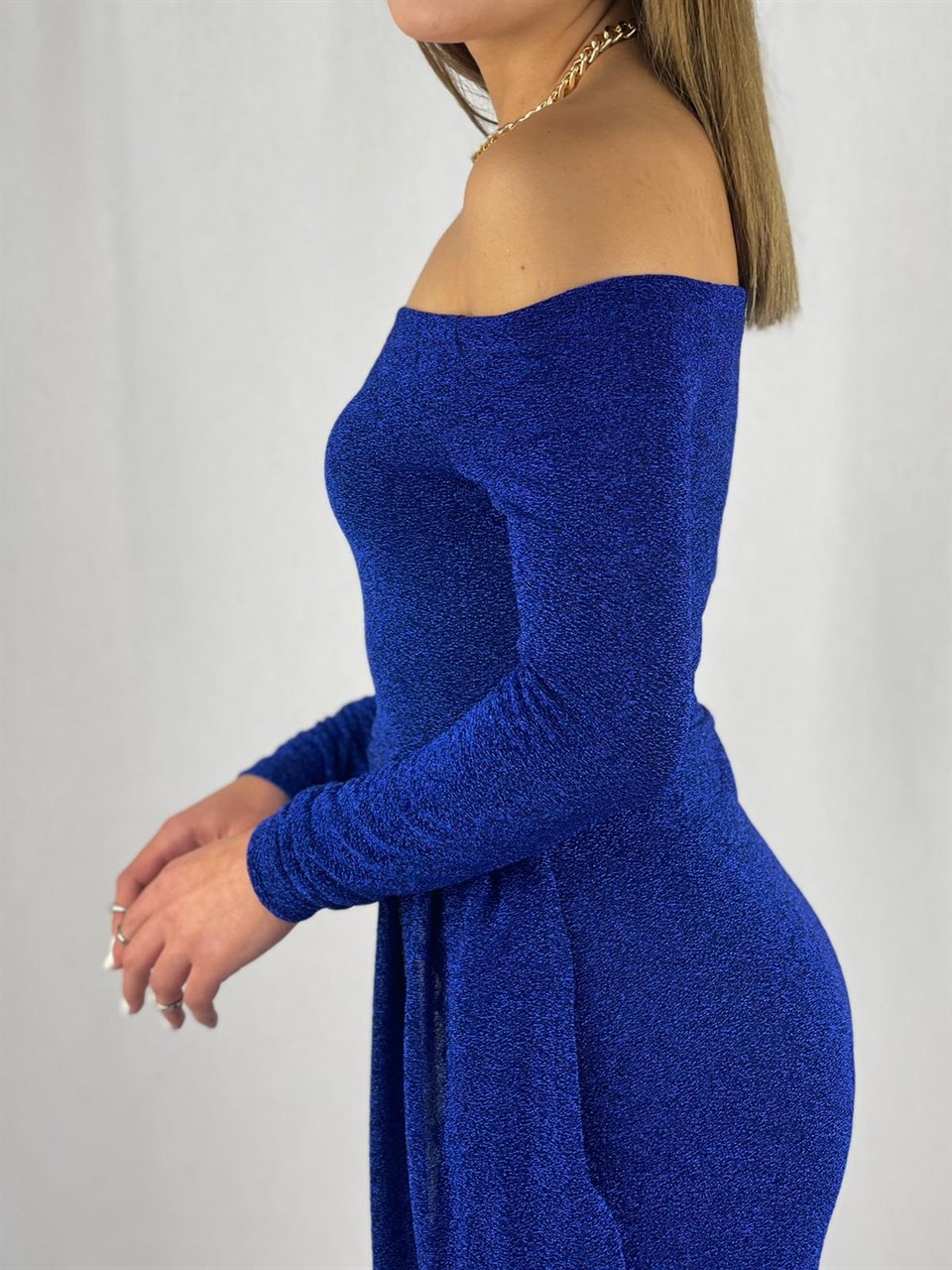 Madonna Yaka Simli Crep Kumaş Tasarım Elbise